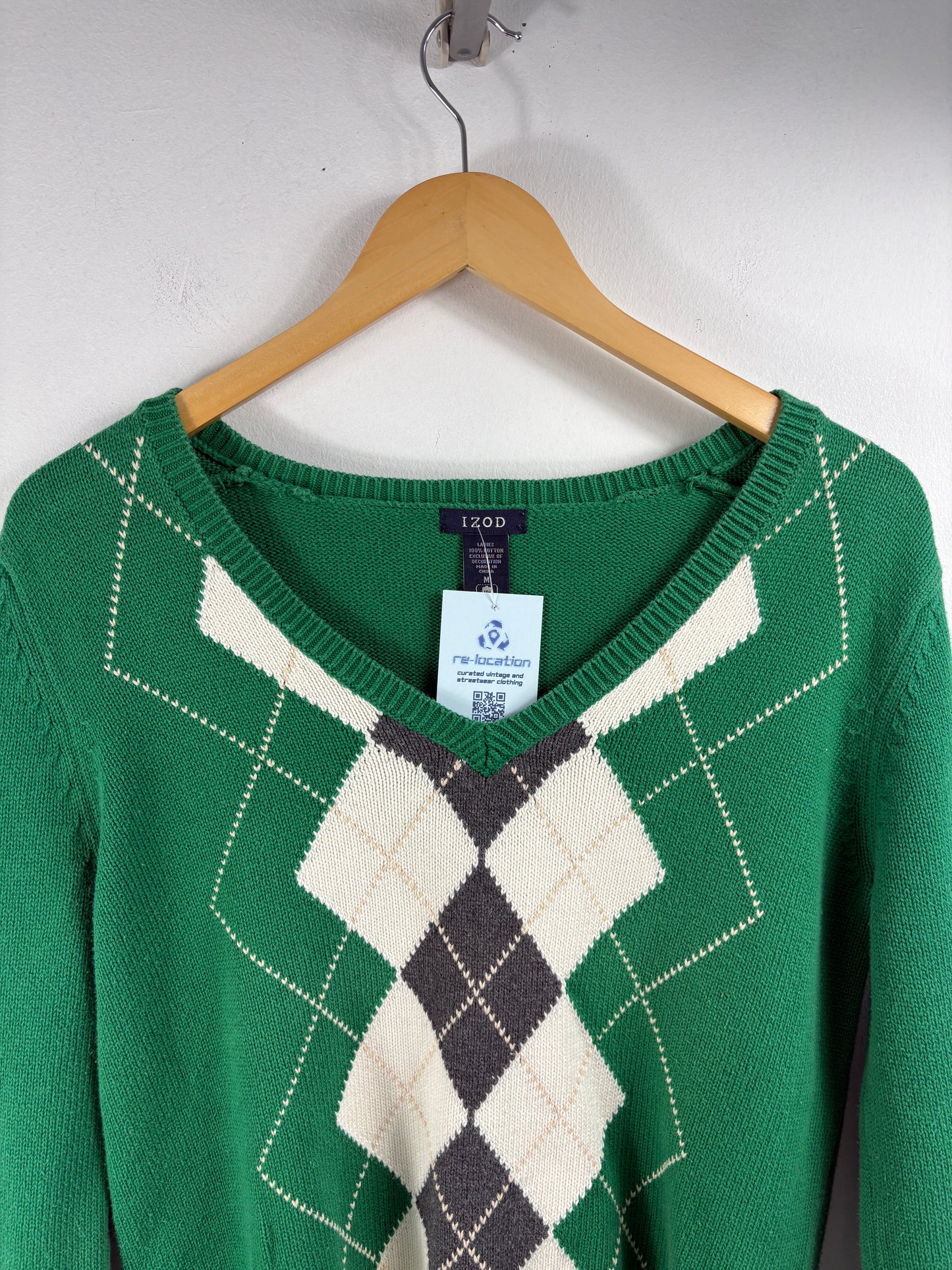 IZOD Argyle Knit Sweater | Vintage Preppy Diamond Pattern Pullover | Classic Green V-Neck Sweater