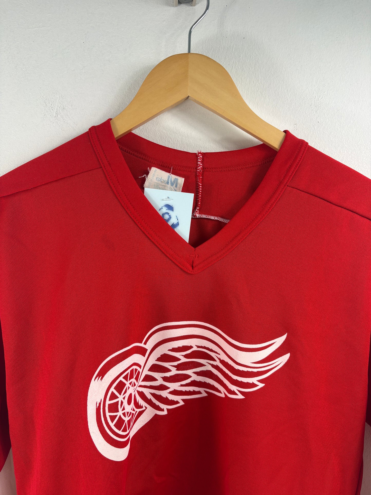 Detroit-Red-Wings Hockey Jersey | Vintage 80s Maska Superfil Red-White Pullover | NHL Team Sportswear