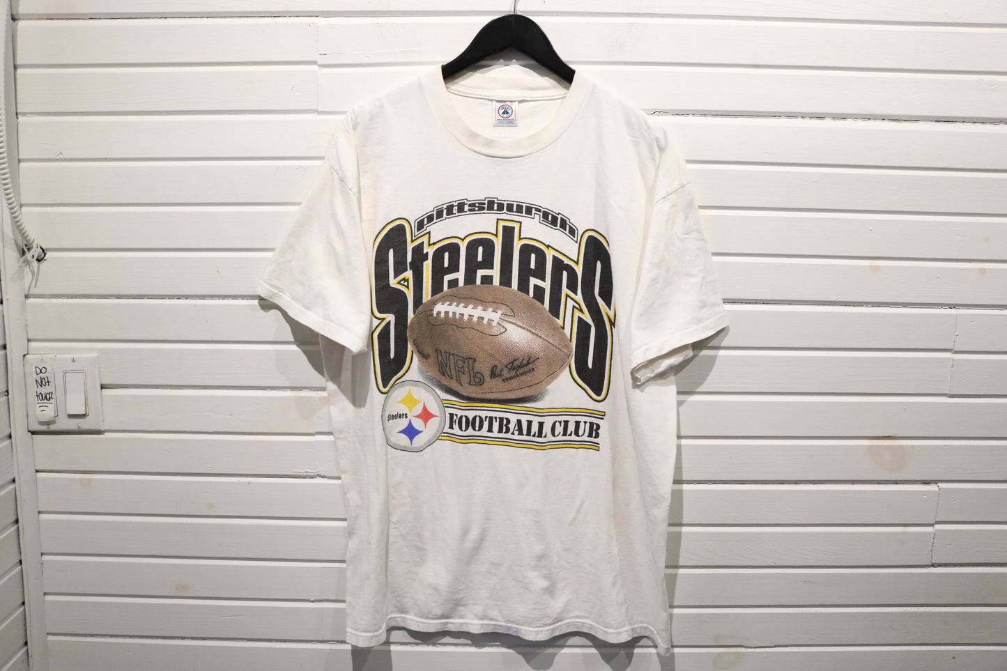 Pittsburgh-Steelers T-Shirt | Vintage NFL Football Club Graphic Tee | 90s Sports Fan Shirt | Distressed White