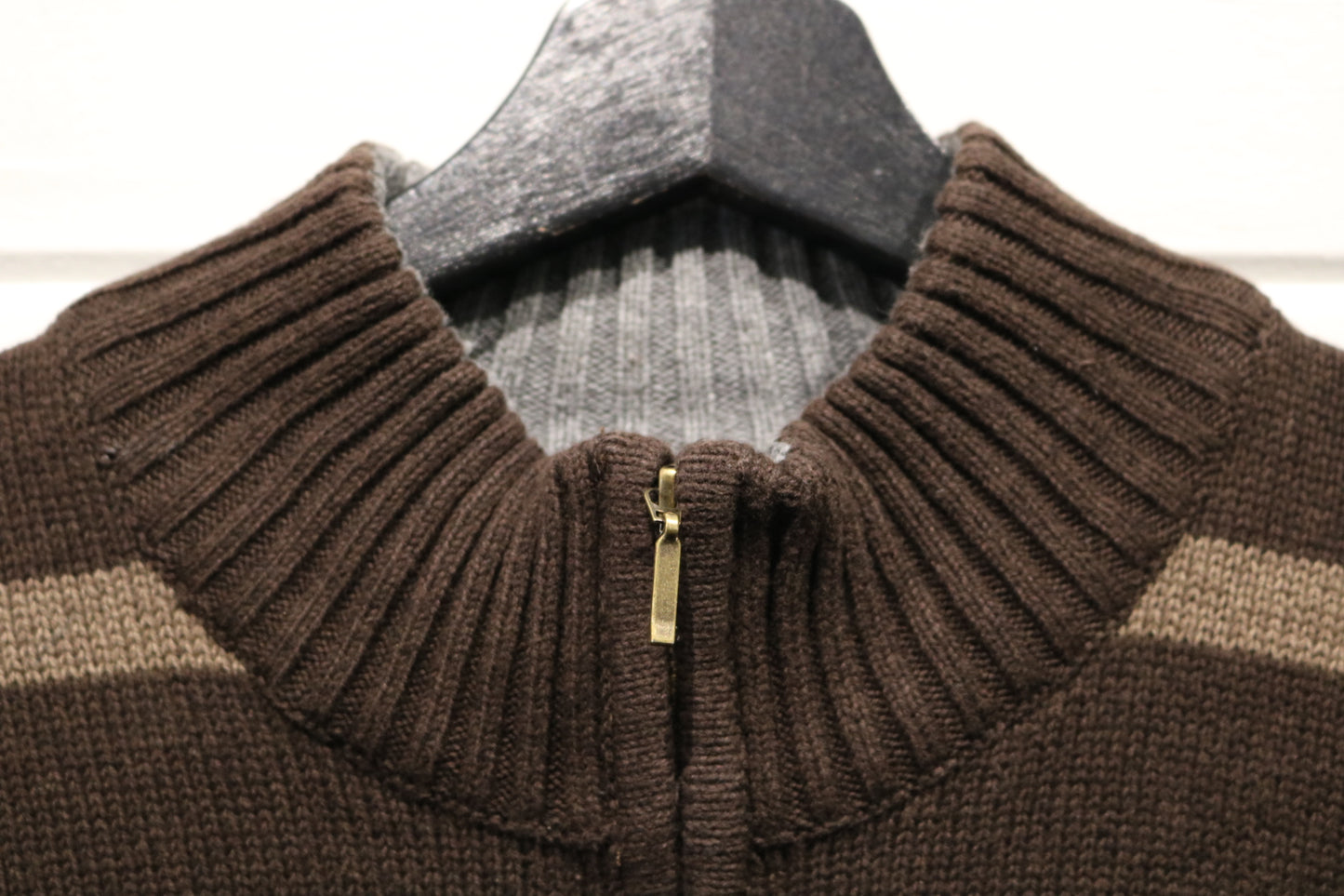 Van-Heusen Knit Sweater | Vintage 2000s Striped Quarter-Zip Pullover | Classic Brown Casual Knitwear