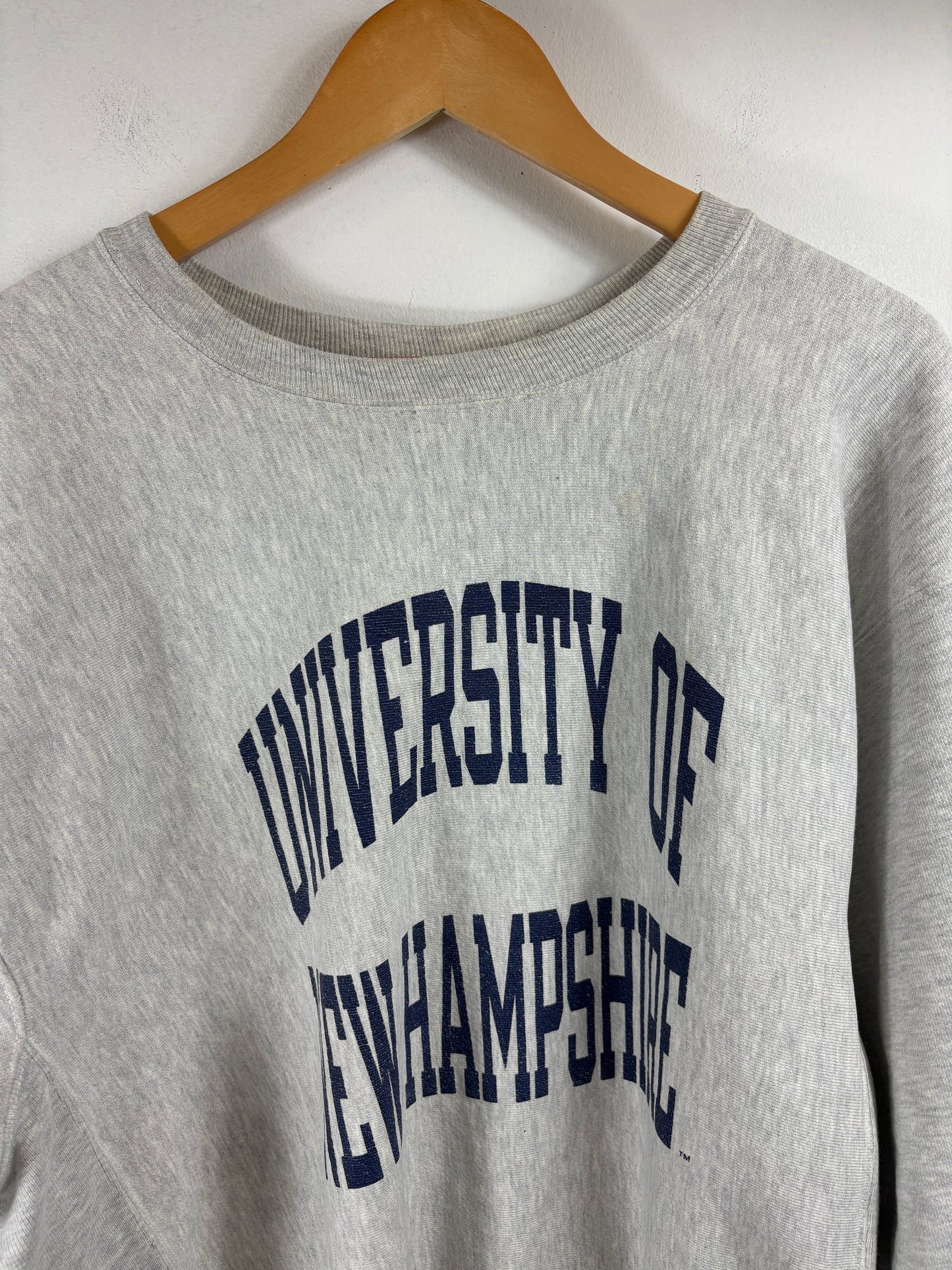 Champion Reverse-Weave University-of-New-Hampshire Sweatshirt | Vintage Collegiate Athletic Crewneck | Classic College Logo Pullover