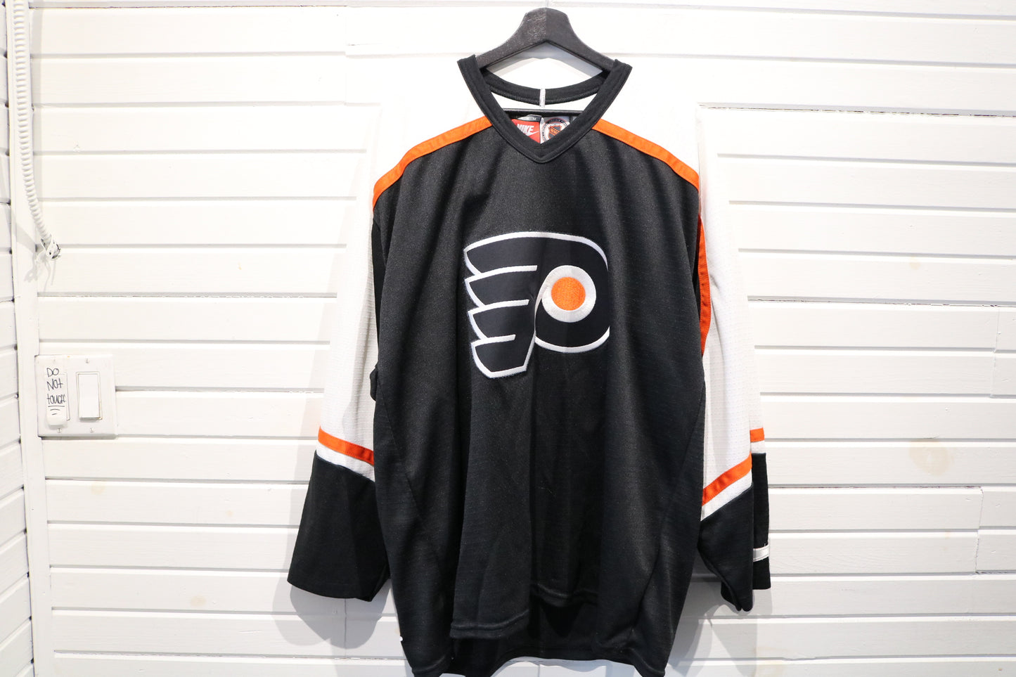 Nike Philadelphia-Flyers Jersey | Vintage NHL Hockey Top | Black Orange White Team Sweater