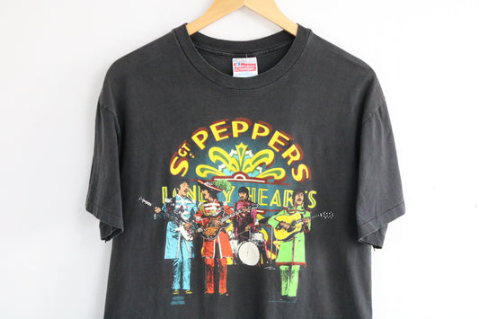 Sgt-Peppers Lonely Hearts Band T-Shirt | Vintage 25th Anniversary Graphic Music Tee | Classic Beatles Concert Shirt