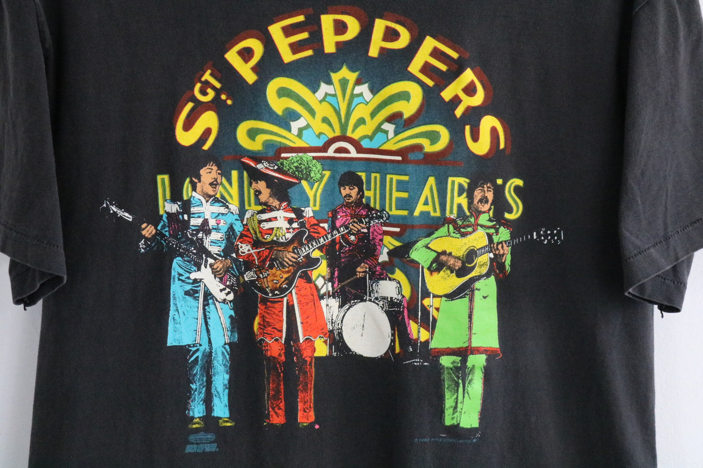 Sgt-Peppers Lonely Hearts Band T-Shirt | Vintage 25th Anniversary Graphic Music Tee | Classic Beatles Concert Shirt