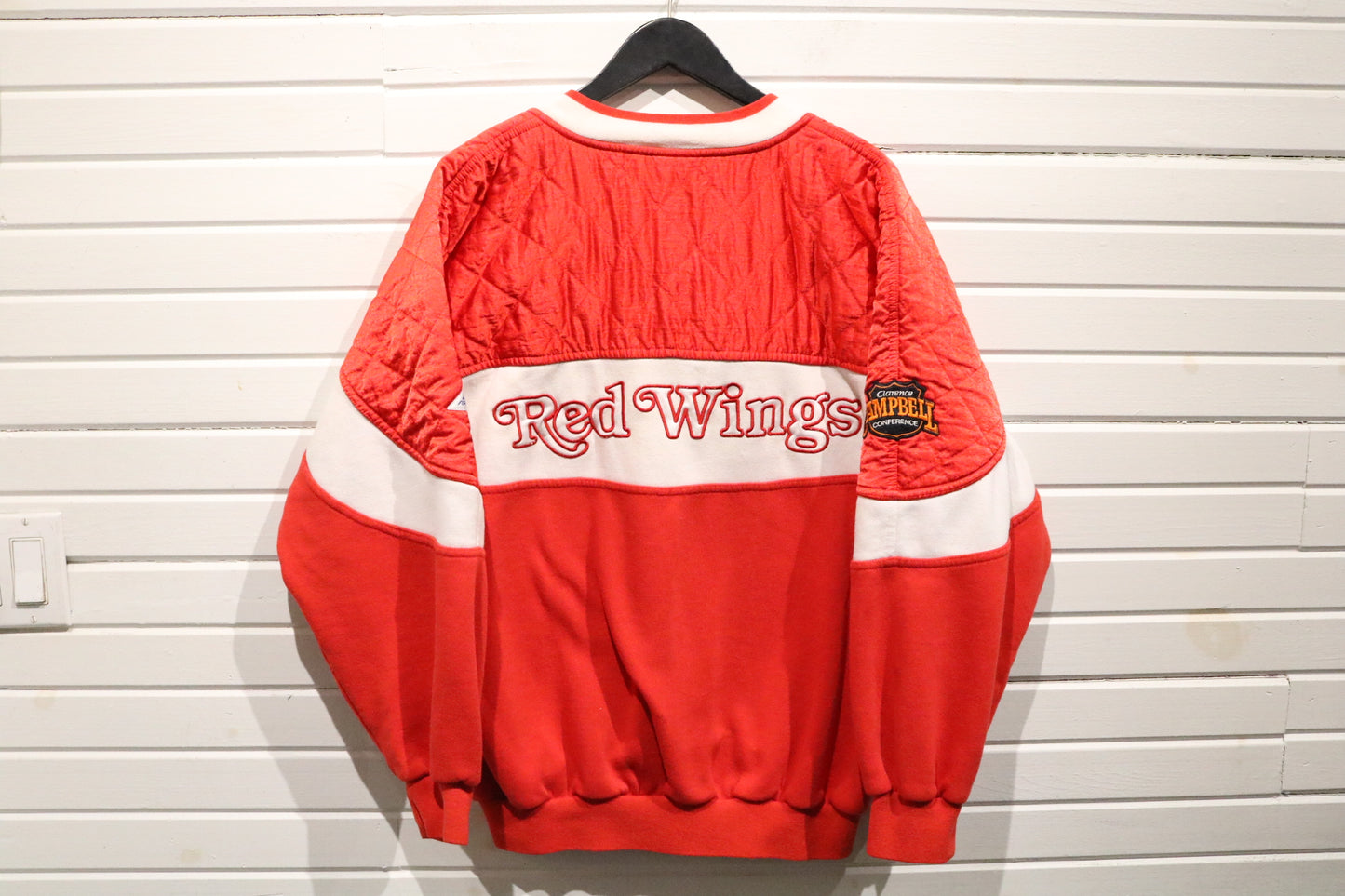 Apex-One Detroit-Red-Wings NHL Pullover | Vintage 1990s Quilted Shoulder Hockey Sweatshirt | Classic Sportswear