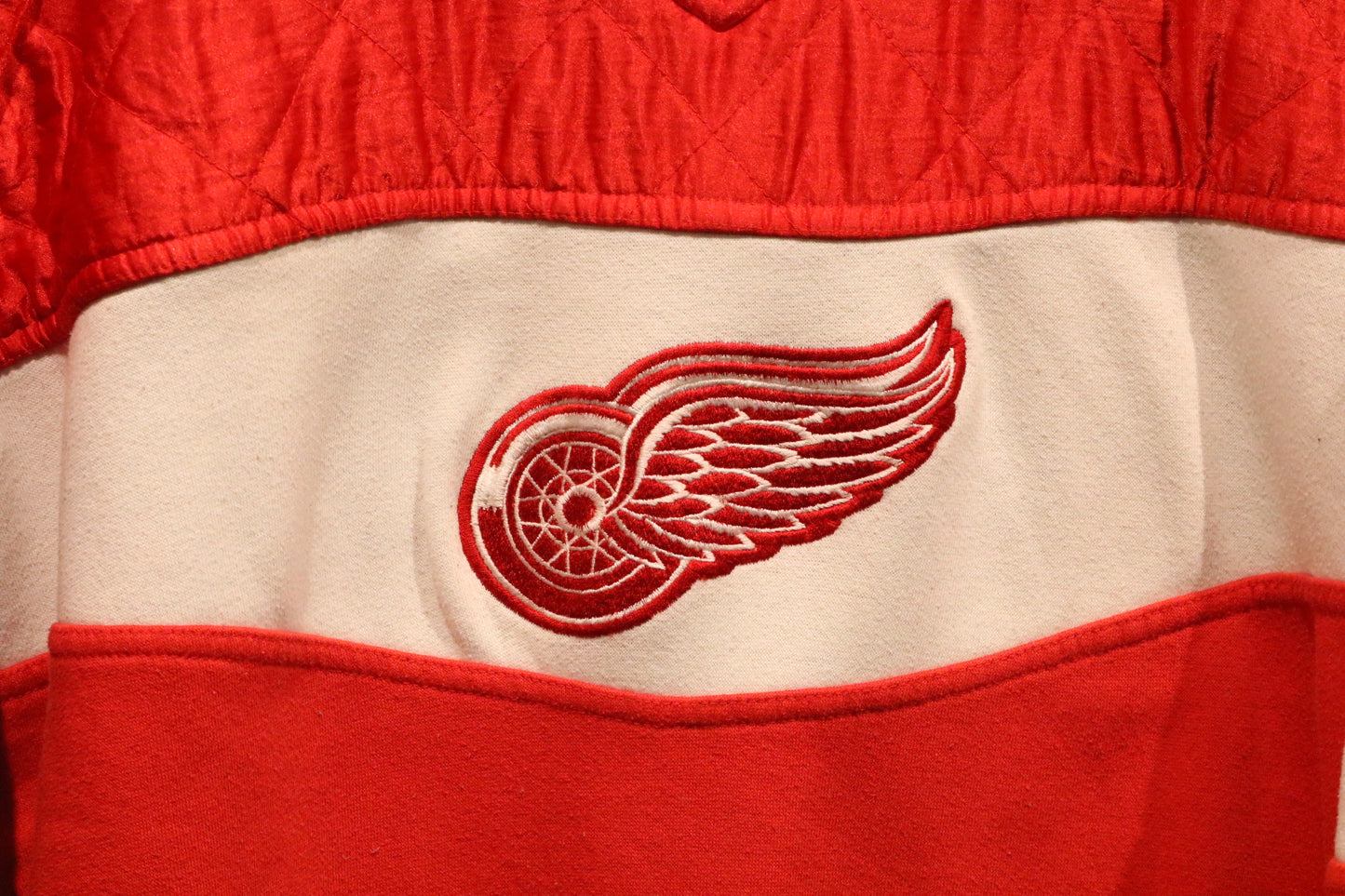 Apex-One Detroit-Red-Wings NHL Pullover | Vintage 1990s Quilted Shoulder Hockey Sweatshirt | Classic Sportswear
