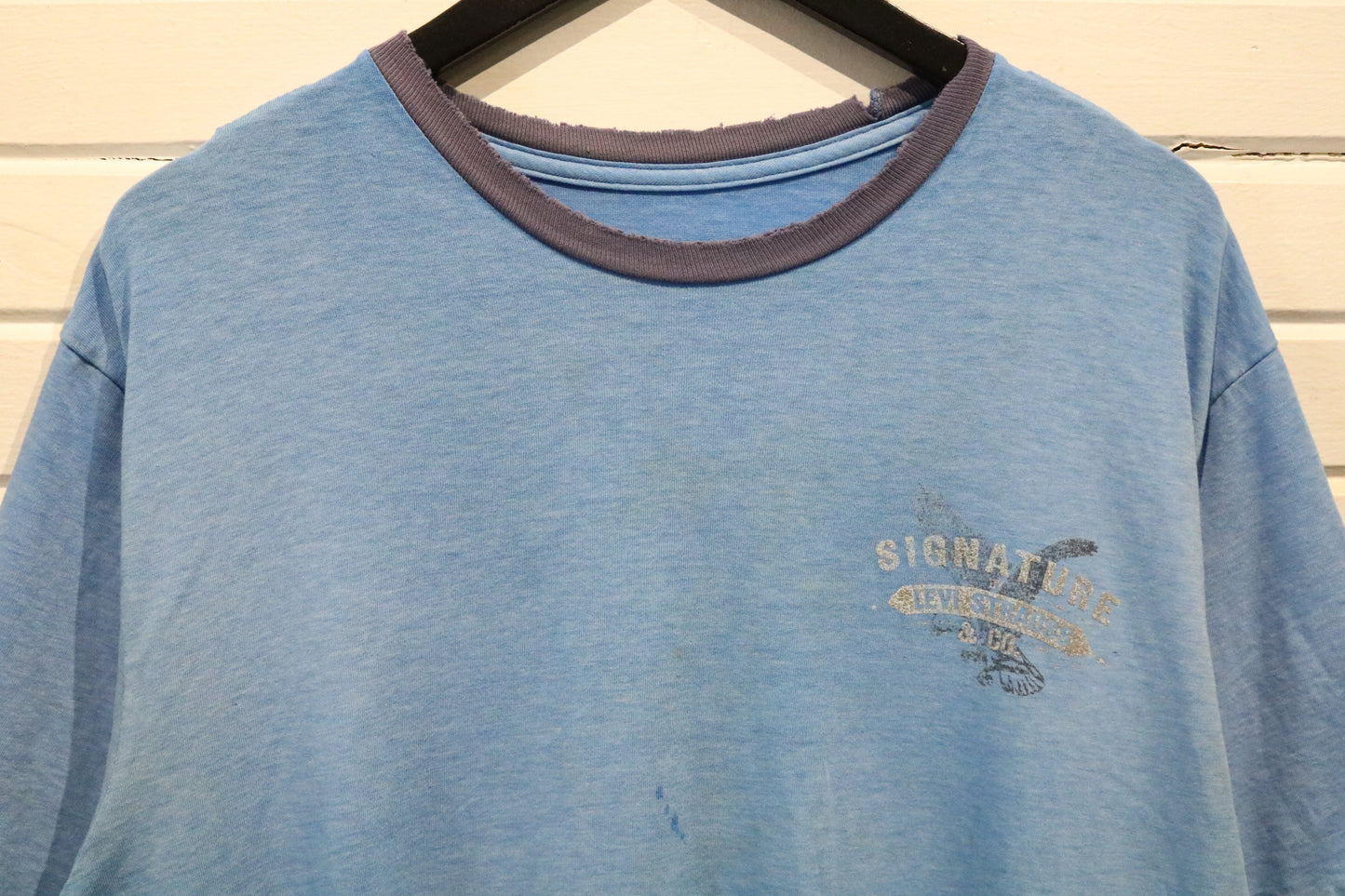 Levi-Strauss Signature T-Shirt | Vintage 2000s Faded Blue Ringer Tee | Casual Graphic Shirt