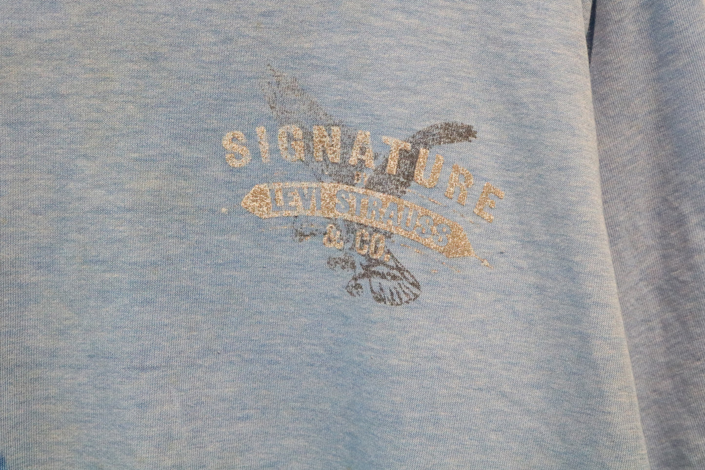 Levi-Strauss Signature T-Shirt | Vintage 2000s Faded Blue Ringer Tee | Casual Graphic Shirt