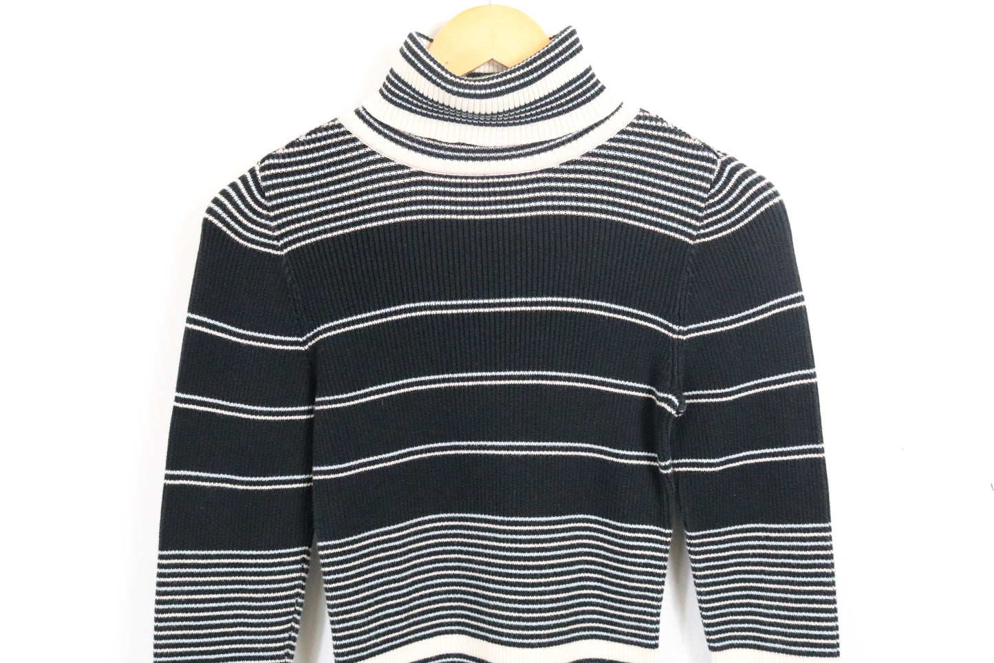 GAP Striped Turtleneck Sweater | Vintage 1990s Black and White Knit Top | Classic Warm Layer