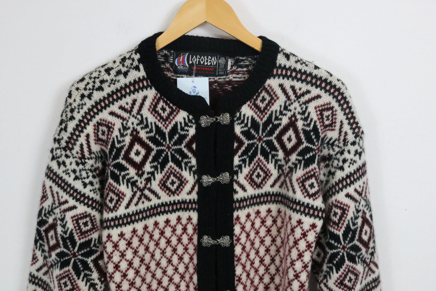 Lofoten Norwegian Cardigan | Vintage Nordic Patterned Knit Wool Sweater | Classic Metal Clasp Front