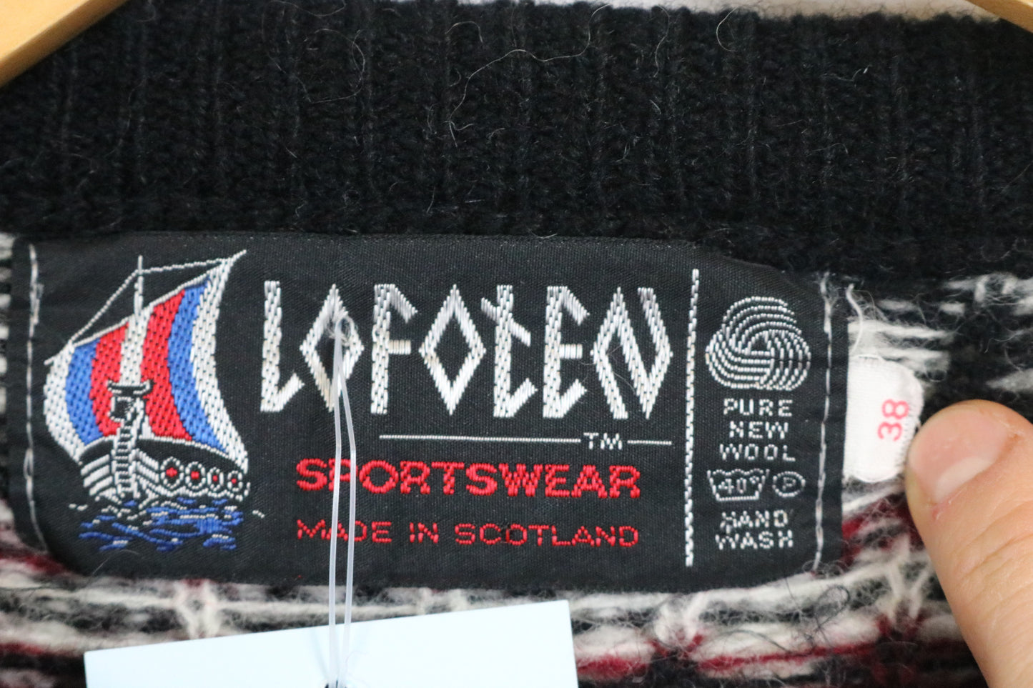 Lofoten Norwegian Cardigan | Vintage Nordic Patterned Knit Wool Sweater | Classic Metal Clasp Front