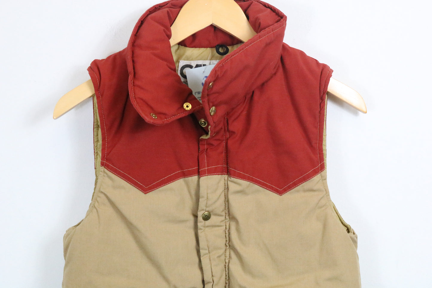 Camp7 Western-Style Puffer Vest | Vintage Two-Tone Outdoor Down Vest | Red Tan Sleeveless Outerwear