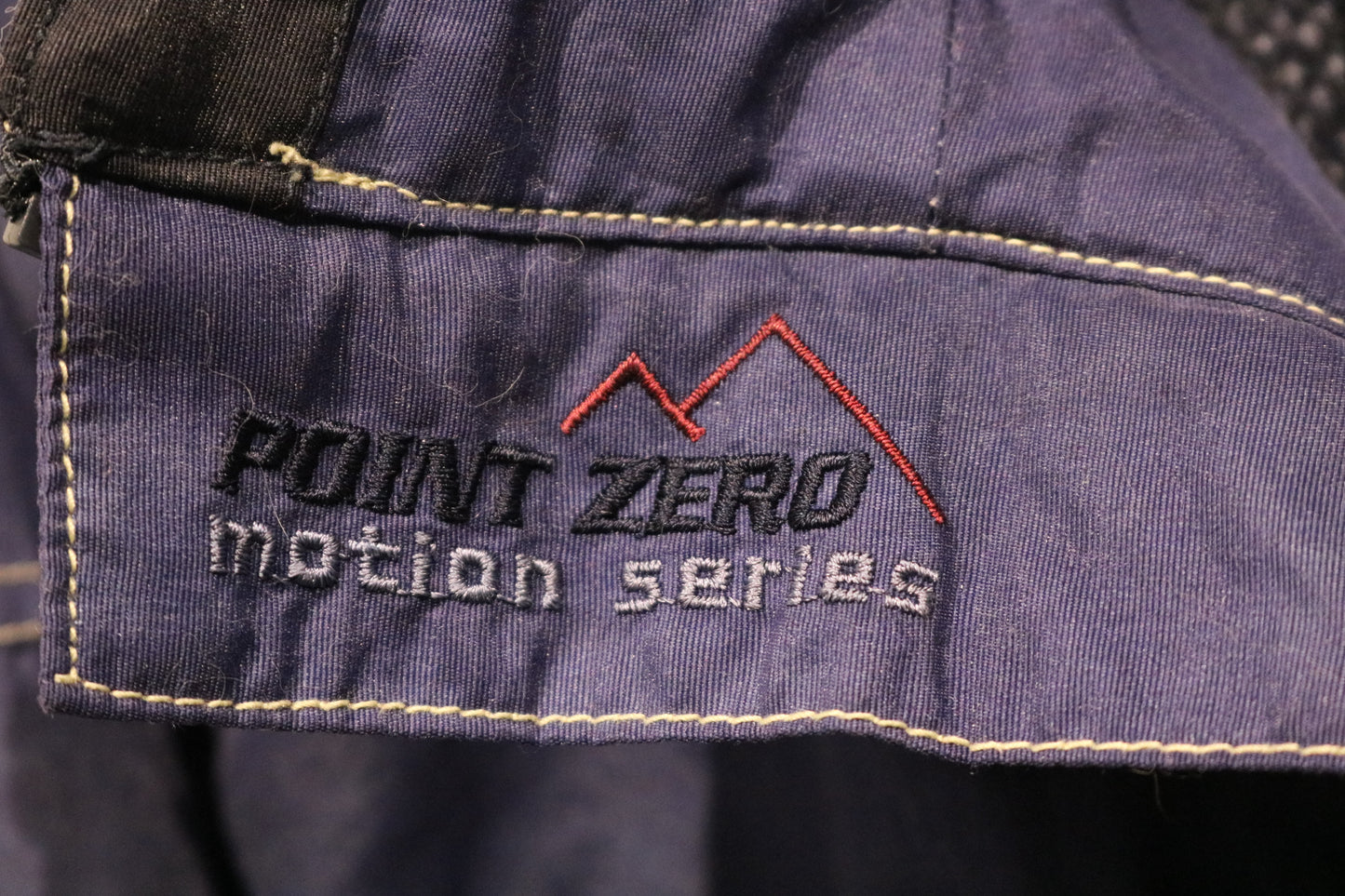 Point-Zero Jacket | Vintage 2000s Point-Zero Motion Series Full-Zip Jacket | Lightweight Outerwear