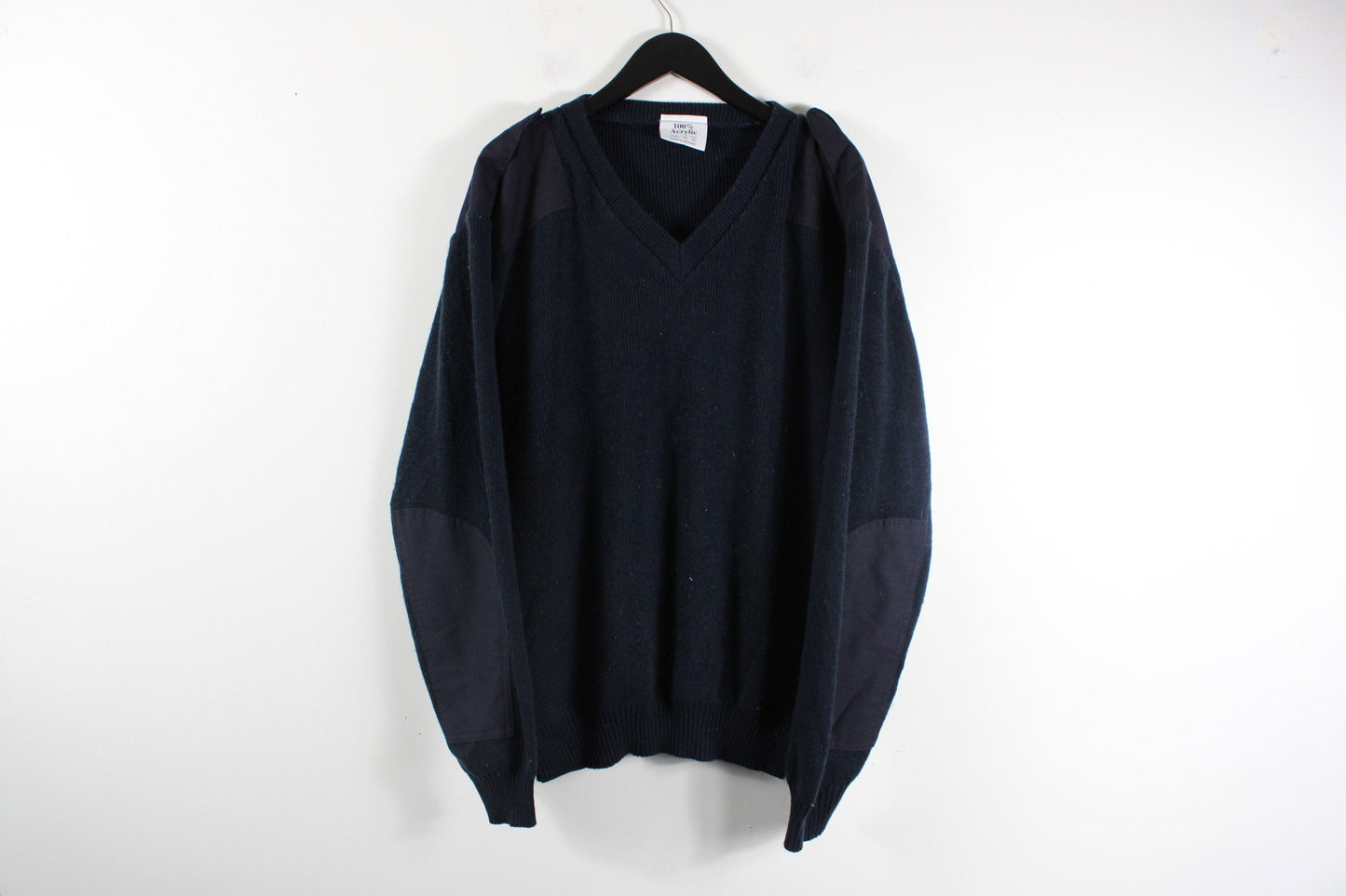 Cable-Knit UK Sweater / Made-In-England / 90s-80s Vintage Hand Knitted Wool Sweatshirt / 90s / Dark Navy-Blue