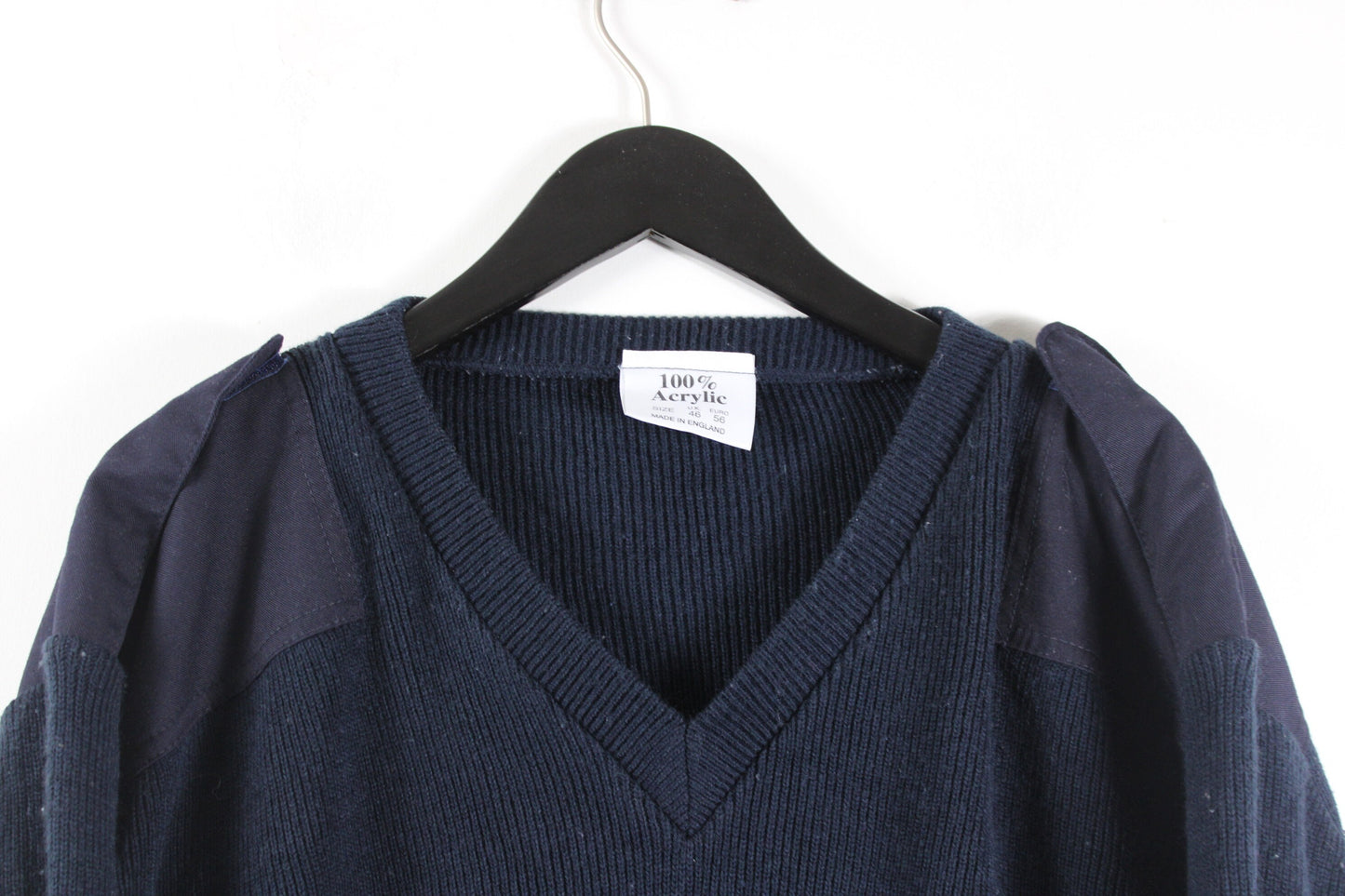 Cable-Knit UK Sweater / Made-In-England / 90s-80s Vintage Hand Knitted Wool Sweatshirt / 90s / Dark Navy-Blue