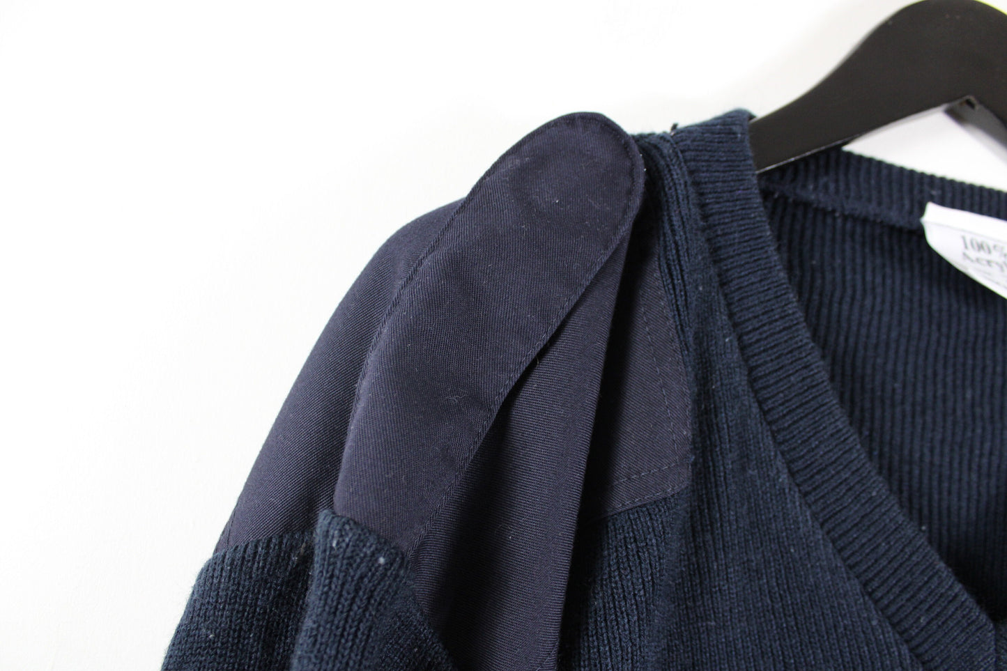 Cable-Knit UK Sweater / Made-In-England / 90s-80s Vintage Hand Knitted Wool Sweatshirt / 90s / Dark Navy-Blue