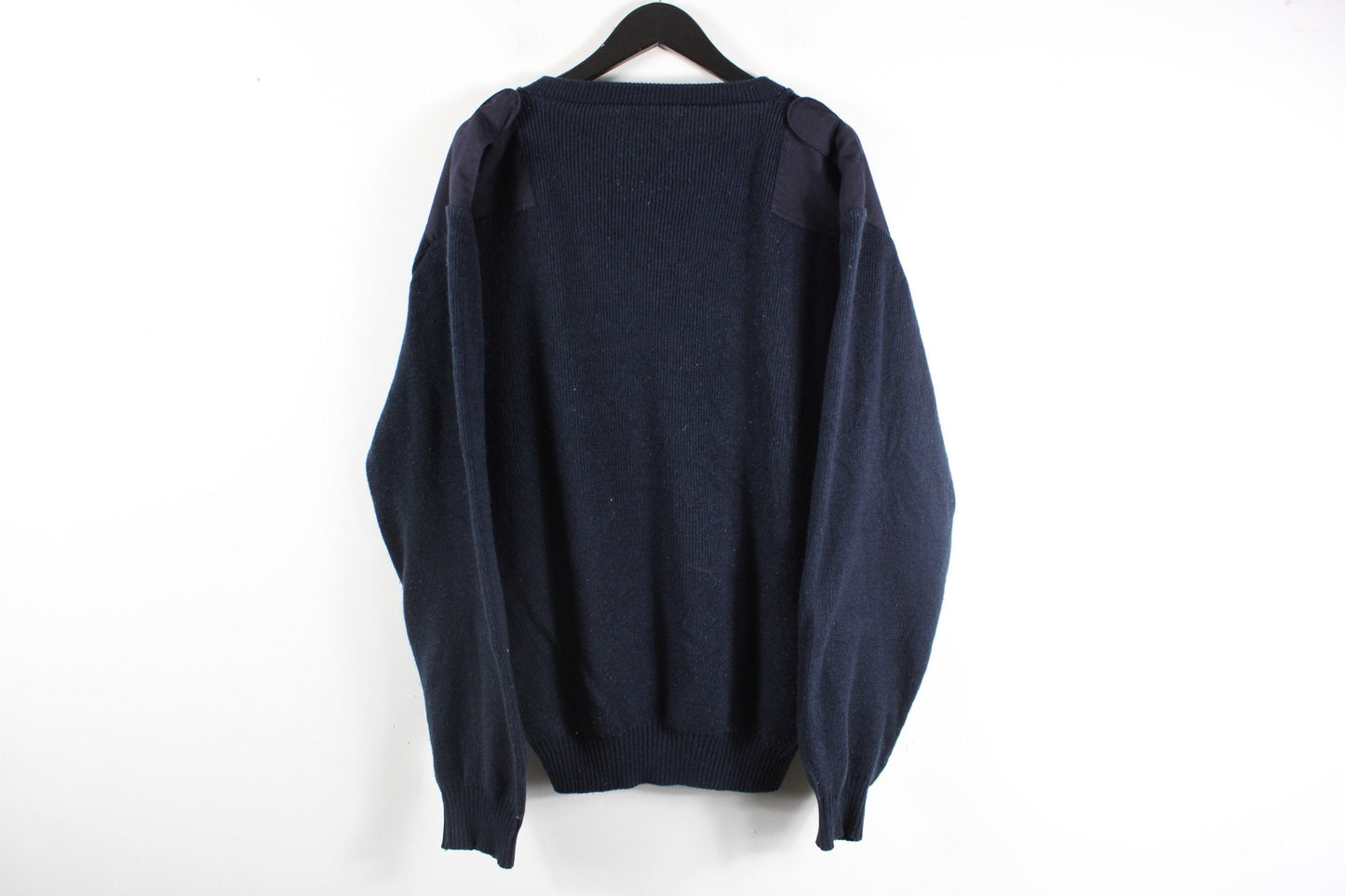 Cable-Knit UK Sweater / Made-In-England / 90s-80s Vintage Hand Knitted Wool Sweatshirt / 90s / Dark Navy-Blue