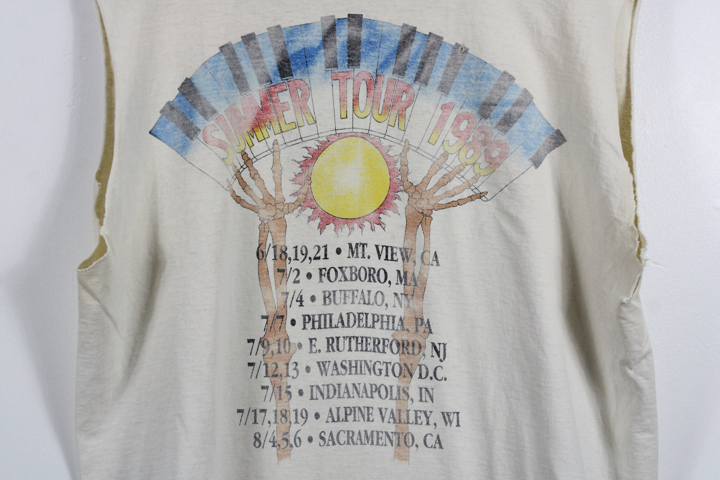 Grateful-Dead Band T-Shirt / Vintage Rock-and-Roll Music Album / 1989 Summer Tour Graphic Tee / 80s-90s-2000s Clothing