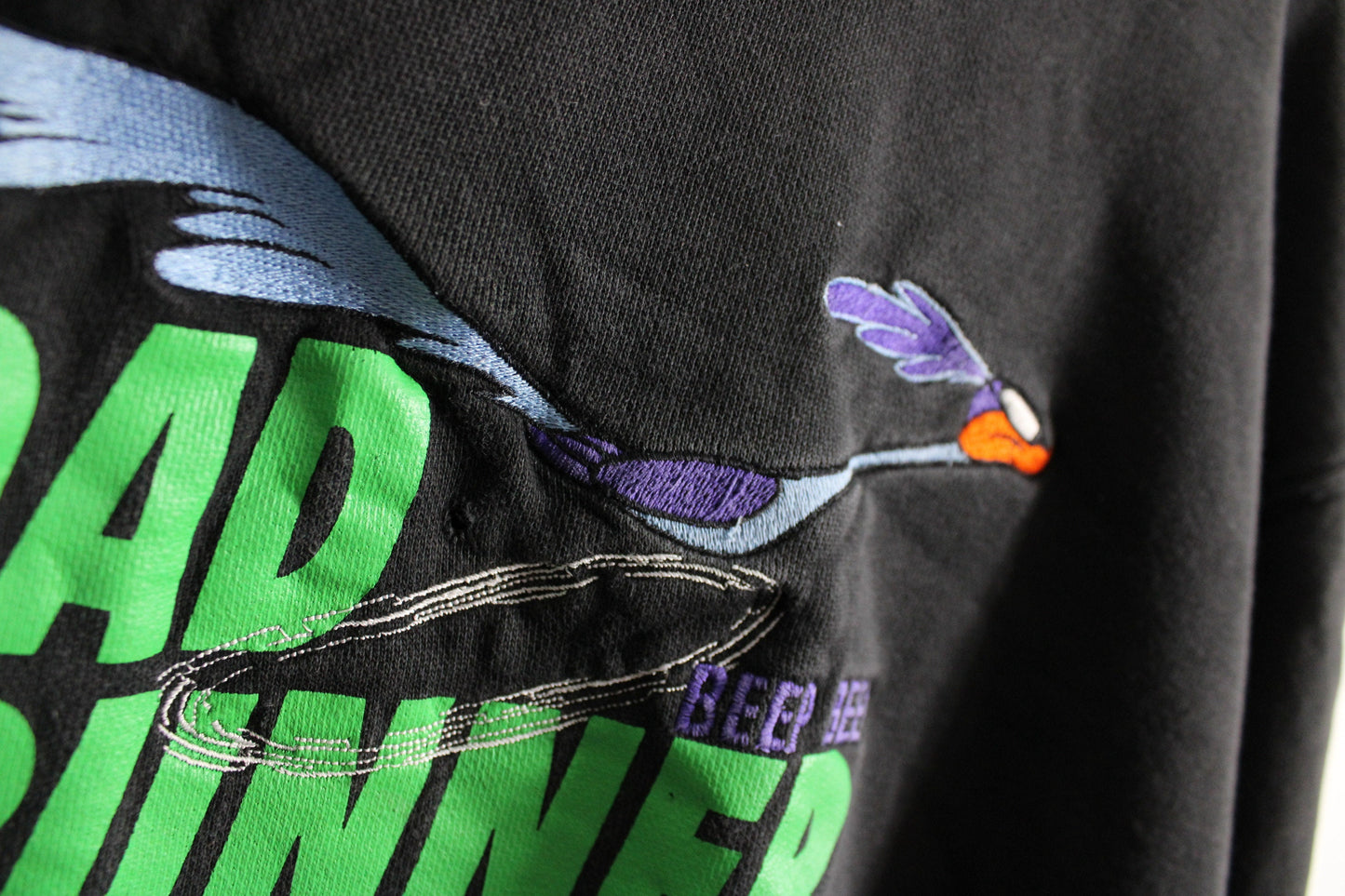 Looney Tunes Sweater / 90s Vintage Bugs Bunny & Road Runner Sweatshirt / Warner Bros Toons Graphic