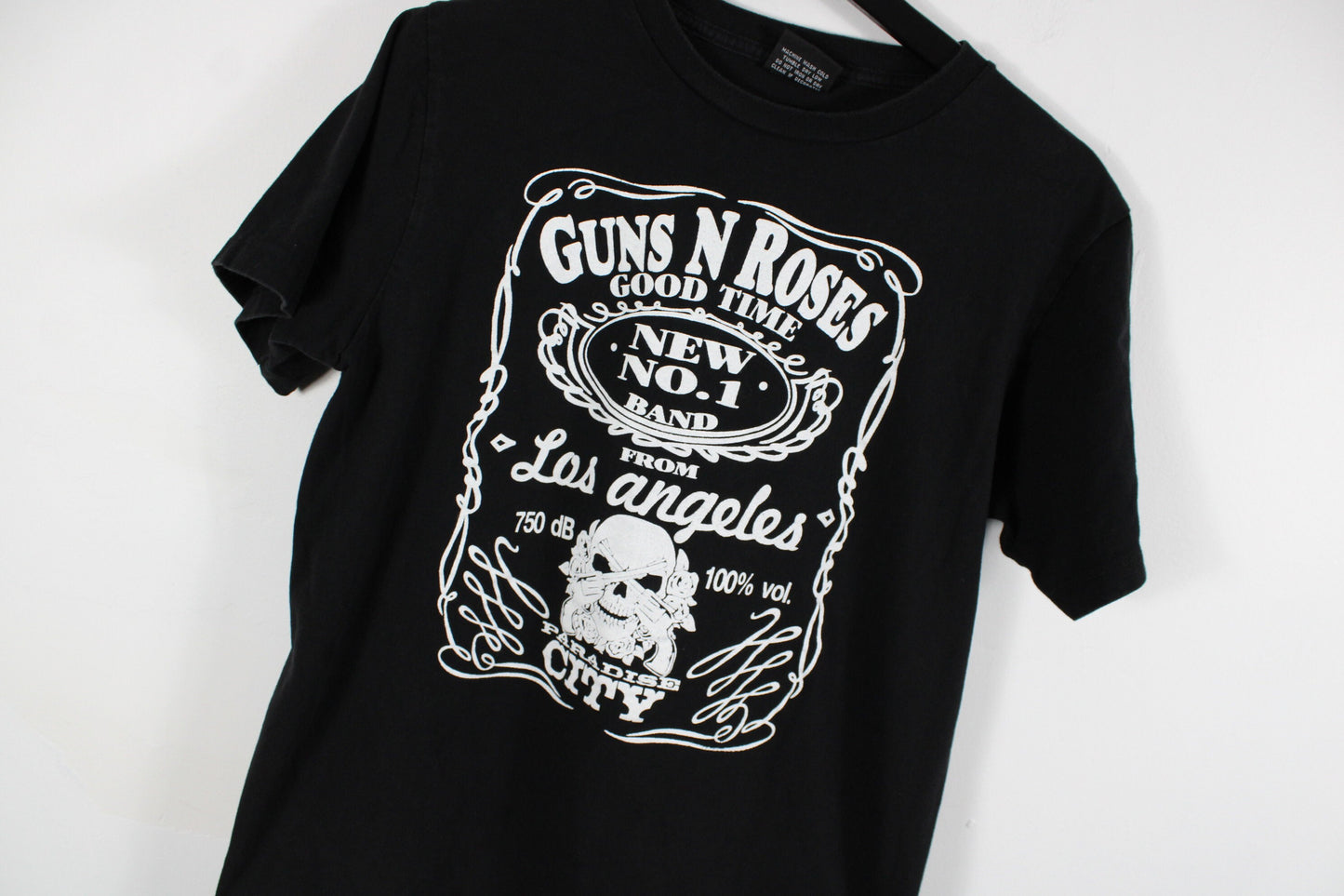 Guns-N-Roses Band T-Shirt / Vintage Rock-and-Roll Music Album / Tour Graphic Tee / 90s-2000s Clothing