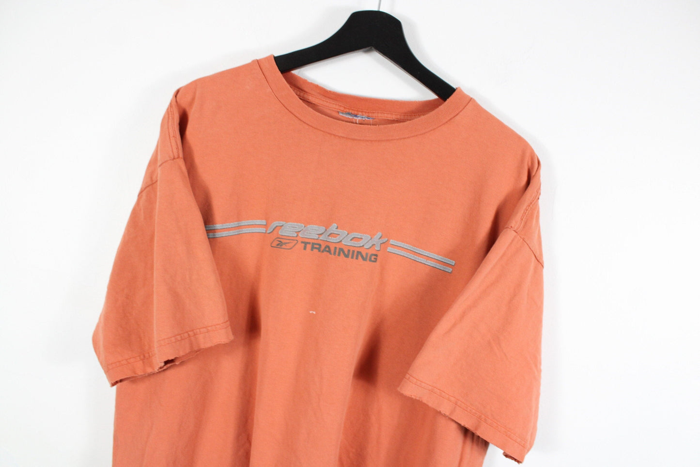 Reebok T-Shirt / Vintage Active-Wear Company / 90s-2000s OutterwearTee Shirt / Y2K Graphic