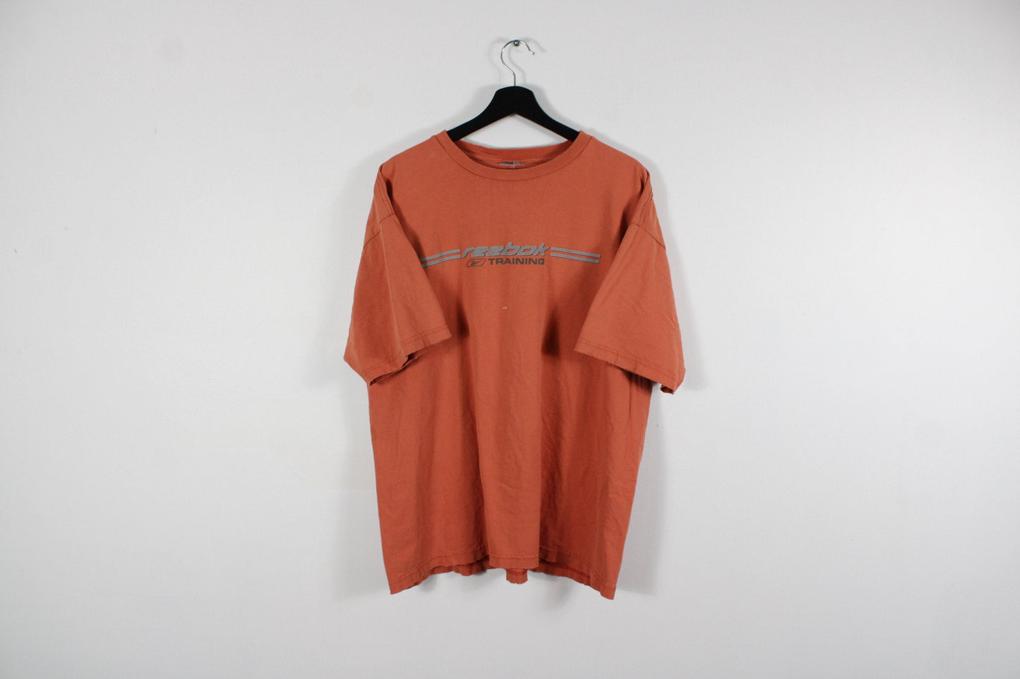 Reebok T-Shirt / Vintage Active-Wear Company / 90s-2000s OutterwearTee Shirt / Y2K Graphic