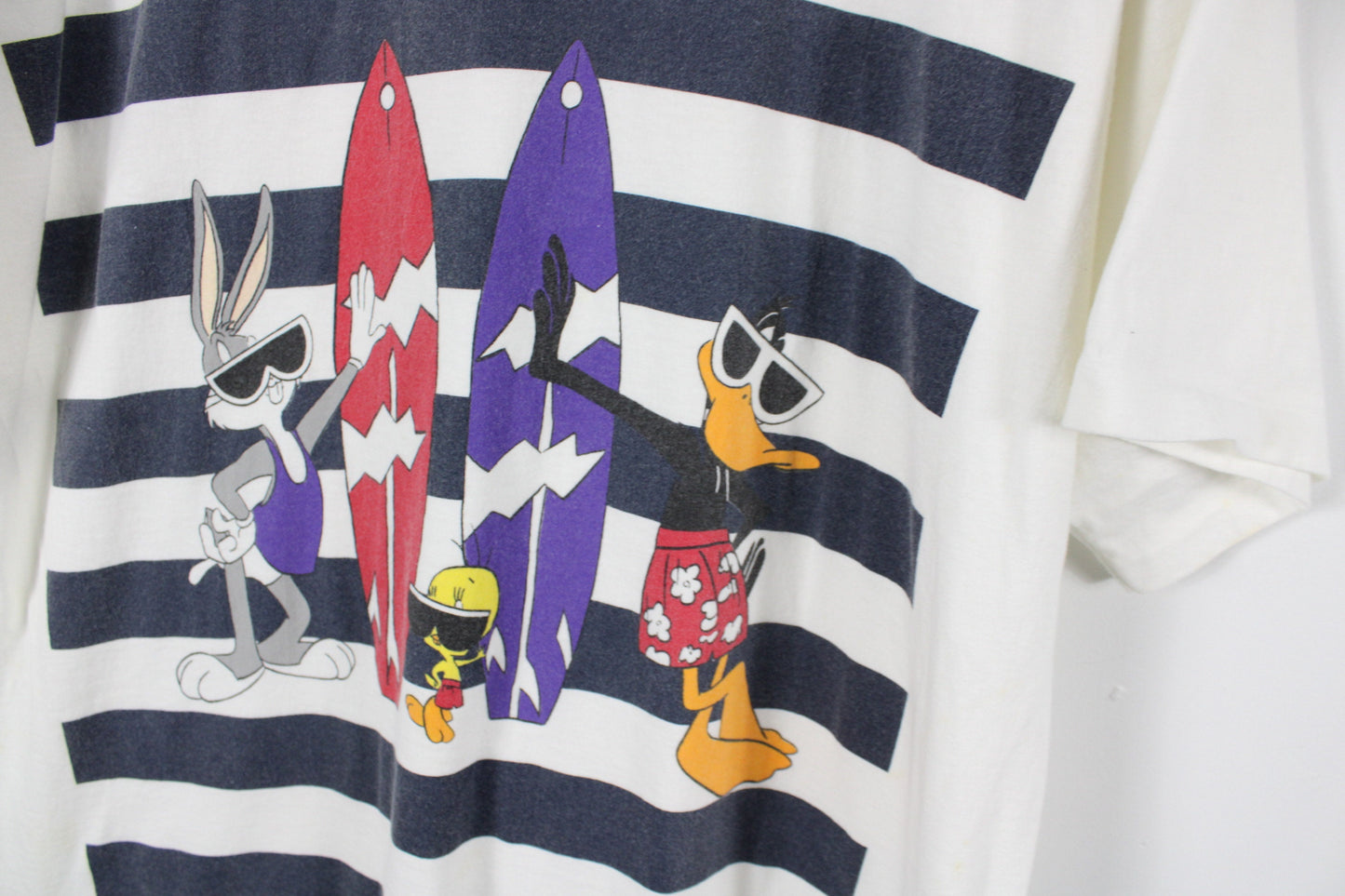 Bugs-Bunny & Daffy-Duck Shirt / Vintage Looney-Tunes T-Shirt / 90s / 2000s Y2k Cartoon Graphic Tee