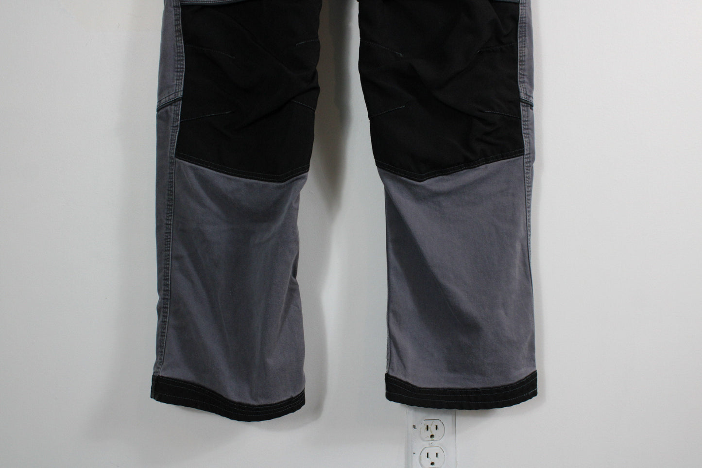 Carpenter Pants / Vintage Dickies Construction Workwear Studio Cargo Utility Trousers / 90s Streetwear Jeans / 34x34