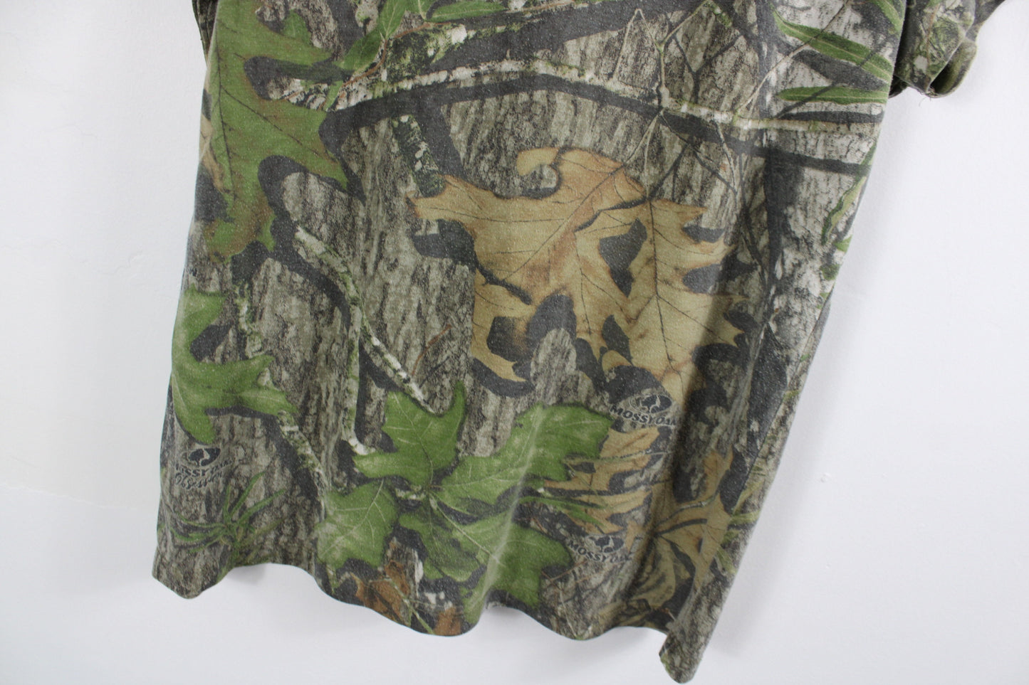 Real-Tree Camo T-Shirt / Woodland Camouflage Tee / 90s Clothing