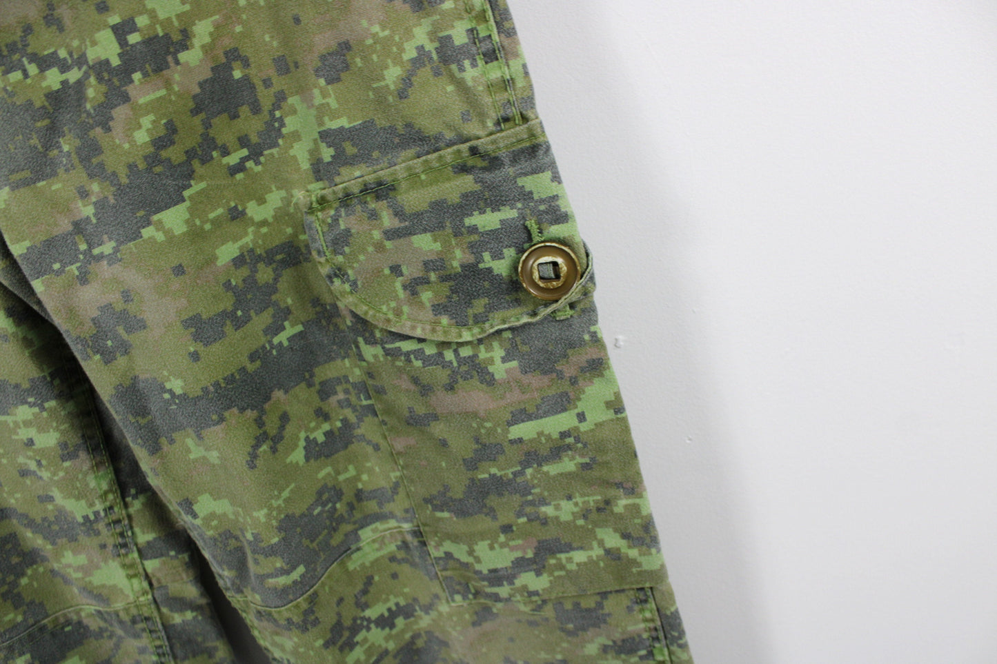 Vintage Camo Pants / Military Green Camouflage Combat Trouser / 90s Army Fatigue / 80s Surplus /