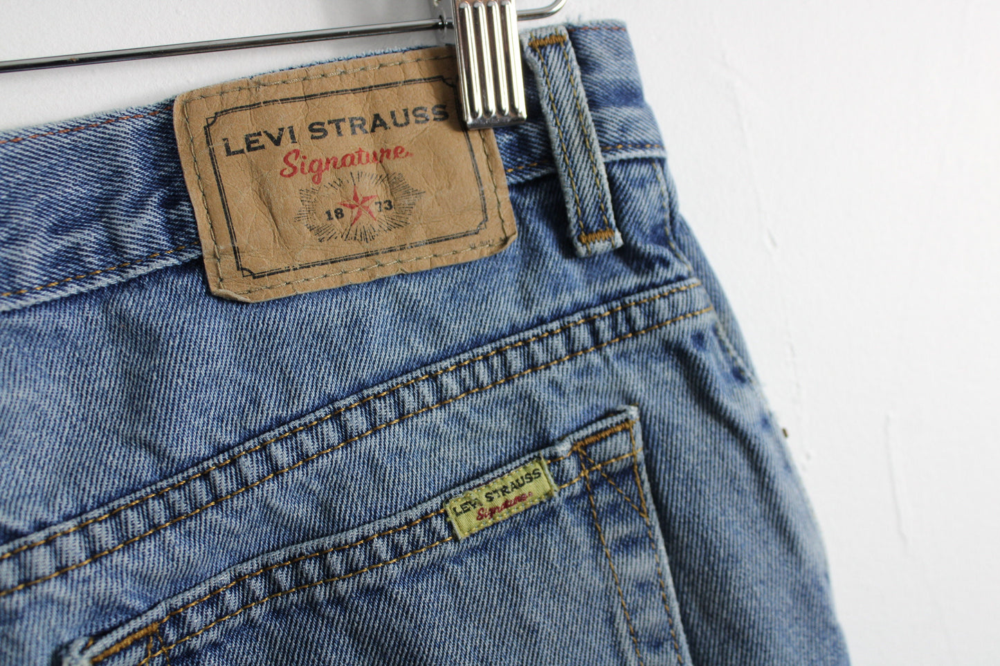 Levis Jean Shorts / 90s Vintage Blue Levi's Strauss Denim Jorts Streetwear / Hip Hop Clothing / Size 31x32