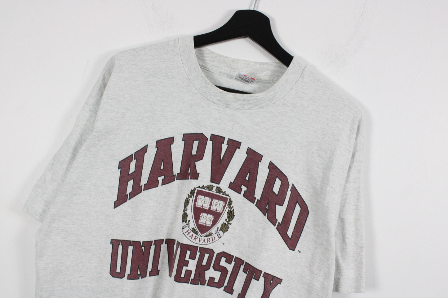 Hardvard T-Shirt / Vintage University NCAA Graphic Tee Shirt / 90s / 2000s Sports-Team Clothing