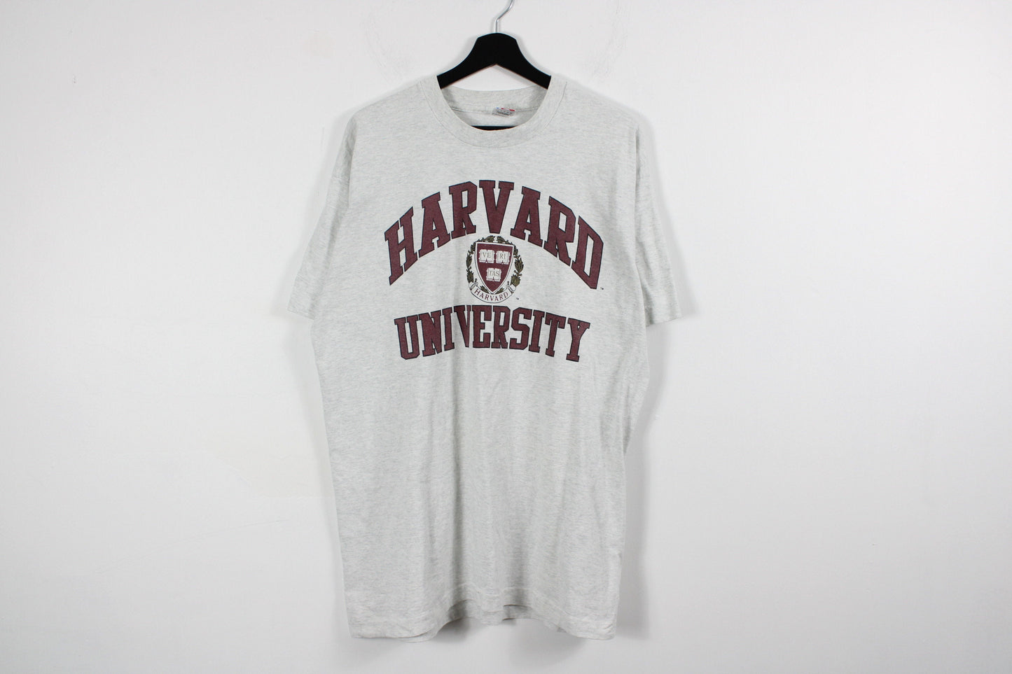 Hardvard T-Shirt / Vintage University NCAA Graphic Tee Shirt / 90s / 2000s Sports-Team Clothing