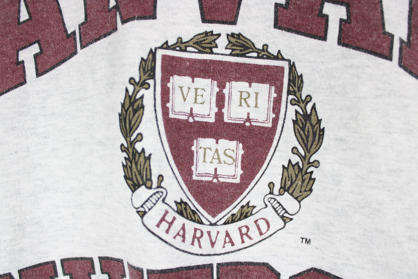 Hardvard T-Shirt / Vintage University NCAA Graphic Tee Shirt / 90s / 2000s Sports-Team Clothing