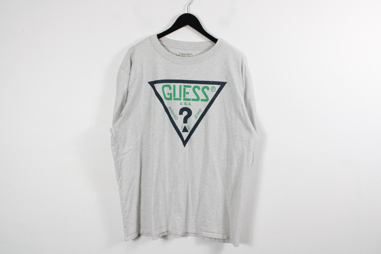 GuessT-Shirt / Vintage American Sports Graphic Promo Tee 90s / 1990s / Y2K / 2000s