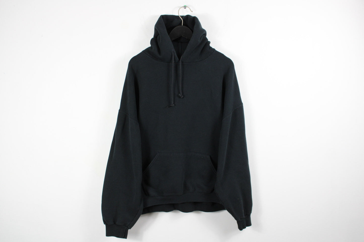 Russell Hooded Sweater / Vintage Blank Black Athletic Hoodie Sweatshirt / Pullover Promo Hoody / 90s Hip Hop Clothing / Streetwear