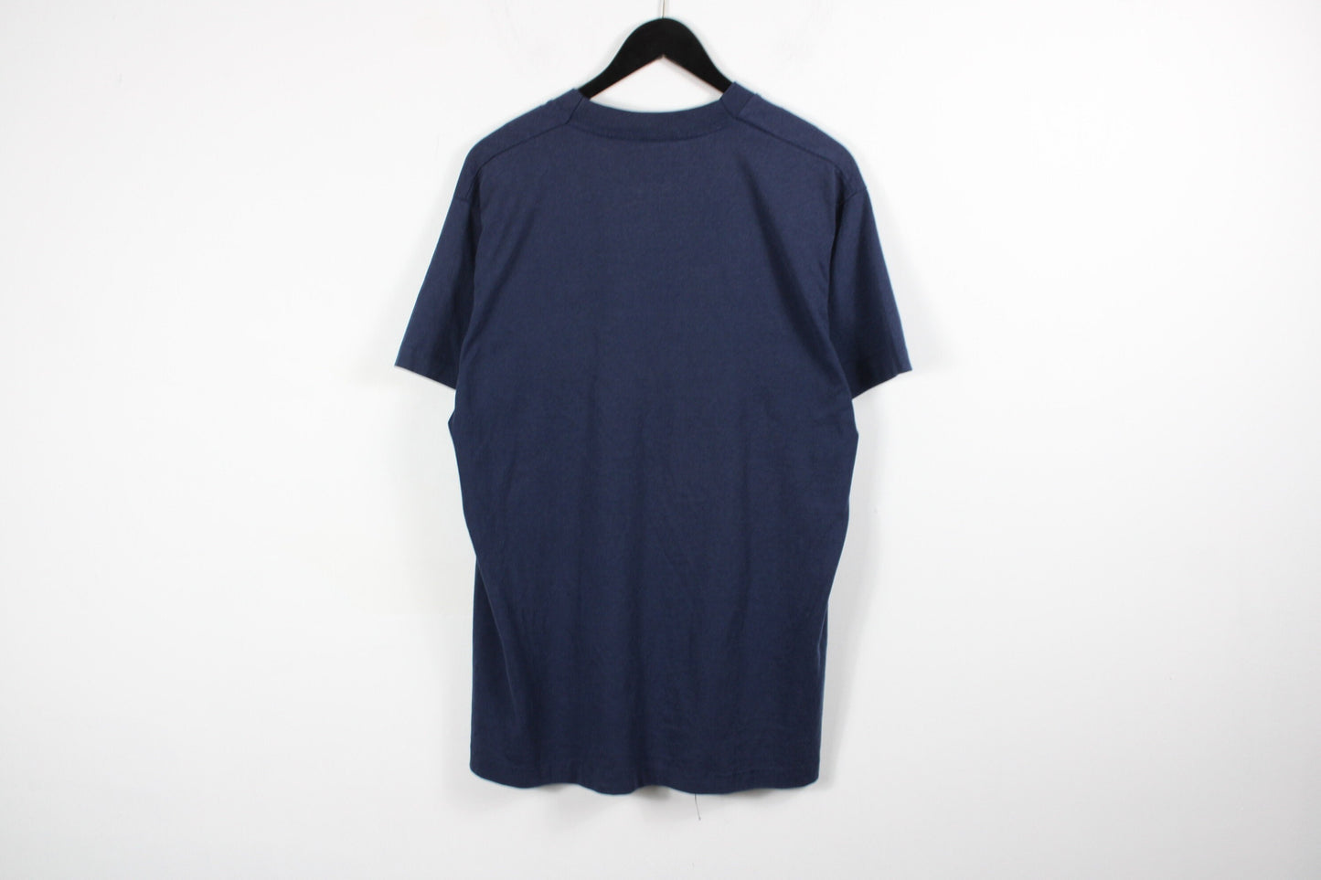 Cambridge-England University T-Shirt / Vintage Collegiate Campus Graphic Tee Shirt / 90s / 2000s Sports-Team Clothing