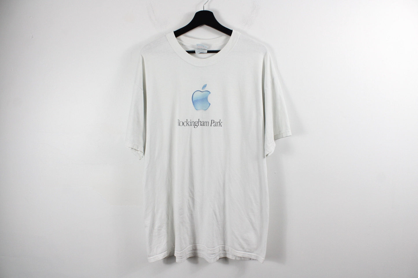 Apple Macintosh T-Shirt / Vintage Steve Jobs American Graphic Promo Tee 90s / 1990s / Y2K / 2000s