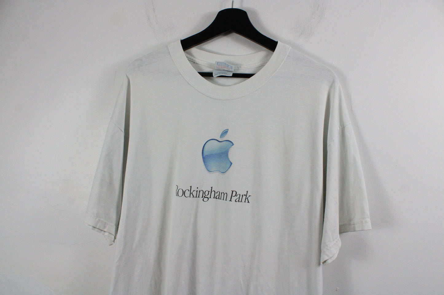 Apple Macintosh T-Shirt / Vintage Steve Jobs American Graphic Promo Tee 90s / 1990s / Y2K / 2000s