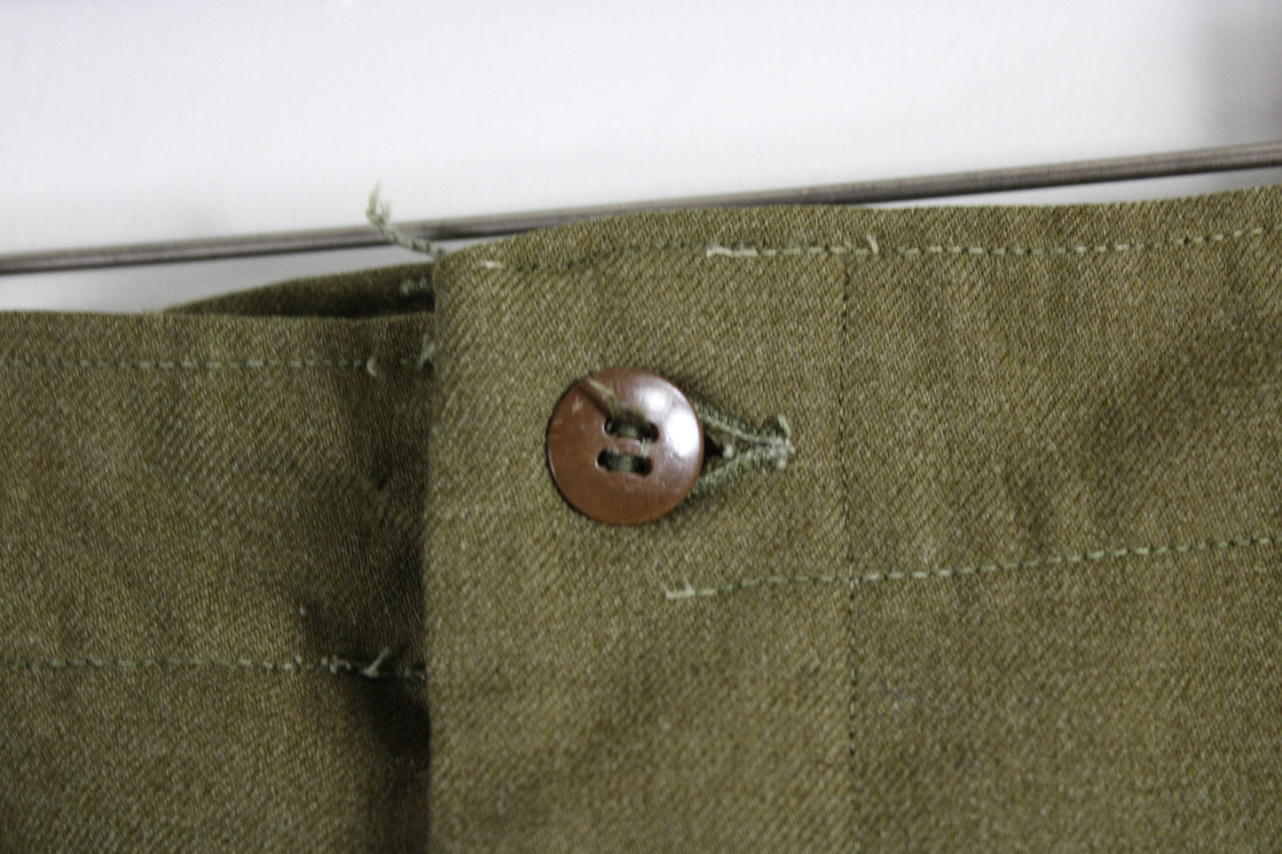 Vintage wool camo-pants / military green camouflage combat trouser / 50s-60s army fatigue / surplus clothing