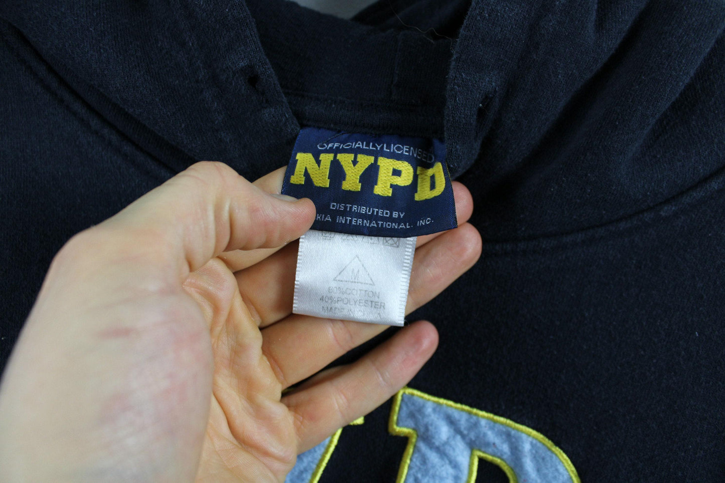 Nypd hoodie sweater / new-york-city police graphic hooded sweat-shirt / vintage 90s travel shirt