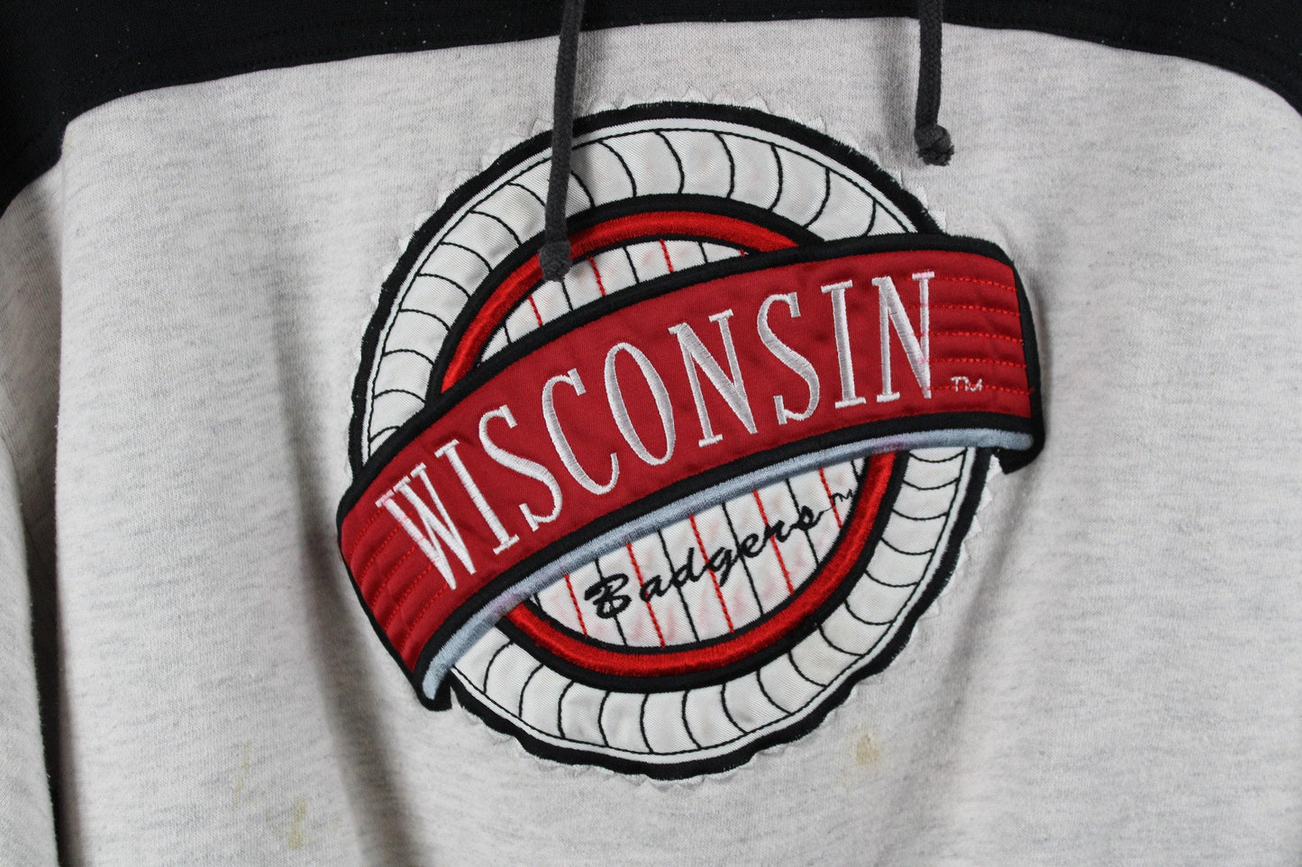 Vintage 1990s wisconsin badgers ncaa hoodie size medium