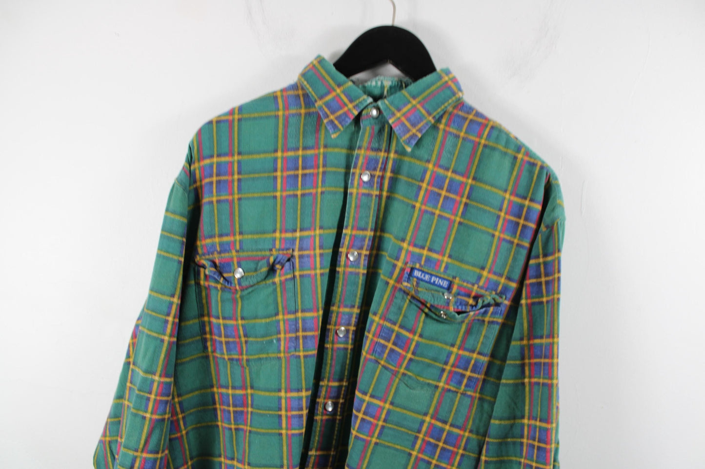 Cropped green plaid flannel shirt | vintage style | unisex casual layering