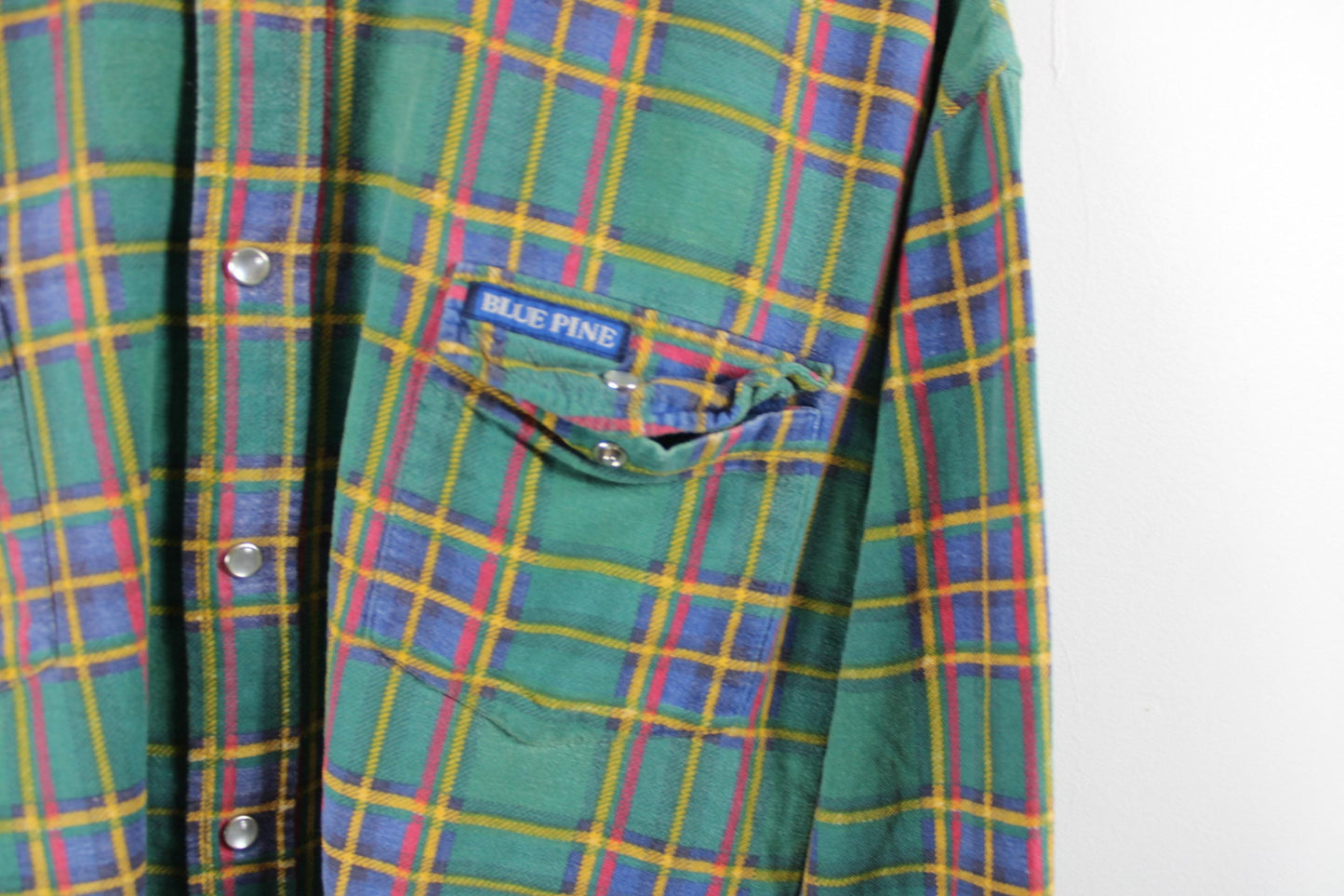 Cropped green plaid flannel shirt | vintage style | unisex casual layering