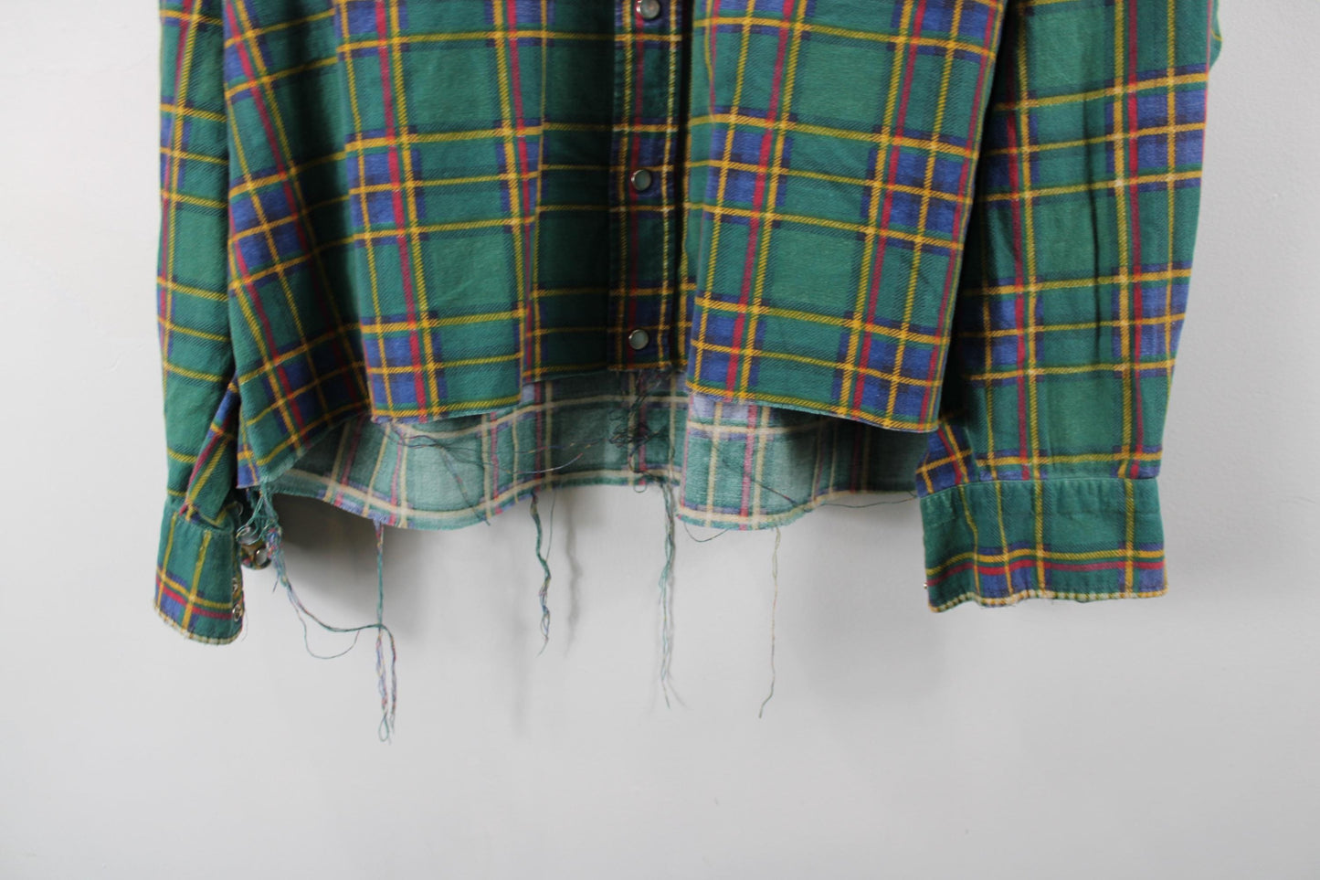 Cropped green plaid flannel shirt | vintage style | unisex casual layering