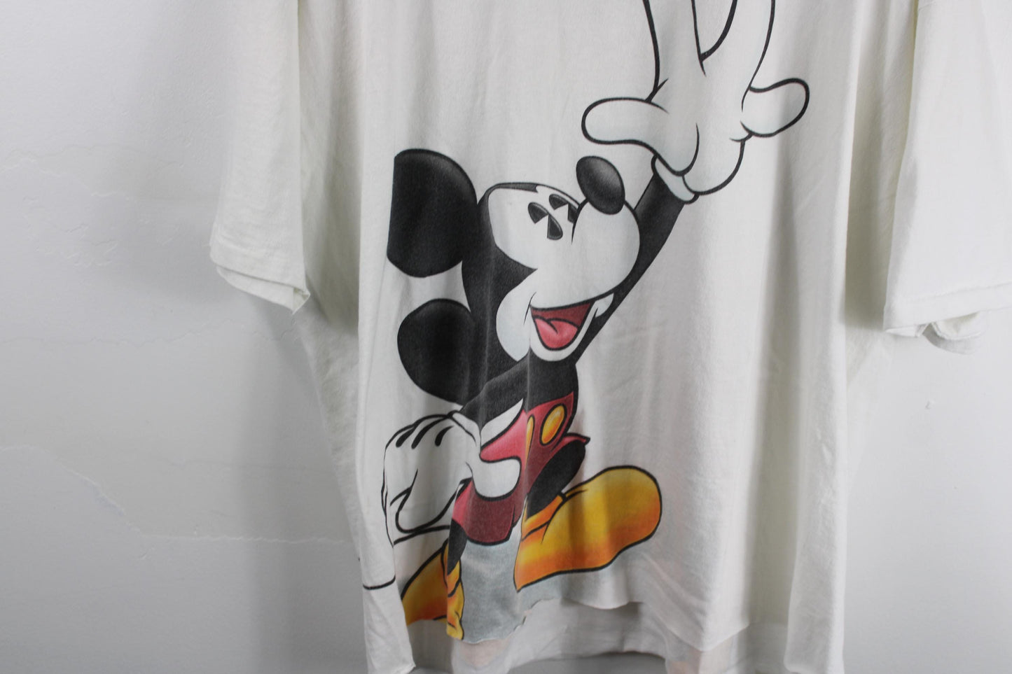 Vintage disney mickey mouse and pluto chopped t-shirt | retro disney tee | 90s graphic print | size m | classic mickey & pluto design