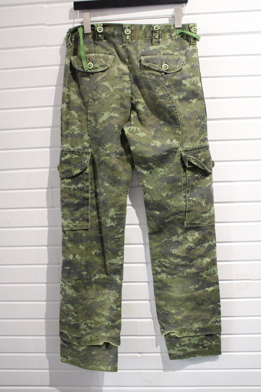 Digital Camo Cargo Pants | Vintage 1997 Military Pattern Trousers | Utility Outdoor Workwear