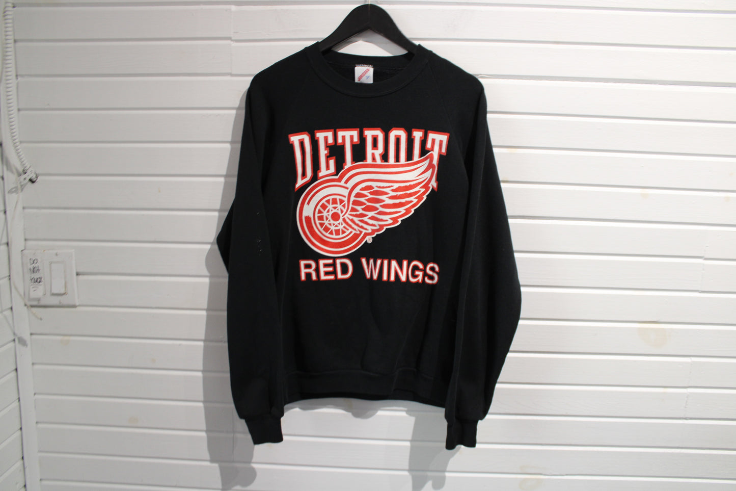 Detroit-Red-Wings Sweater | Vintage NHL Crewneck Pullover | 90s Hockey Fan Gear | Black & Red Sportswear