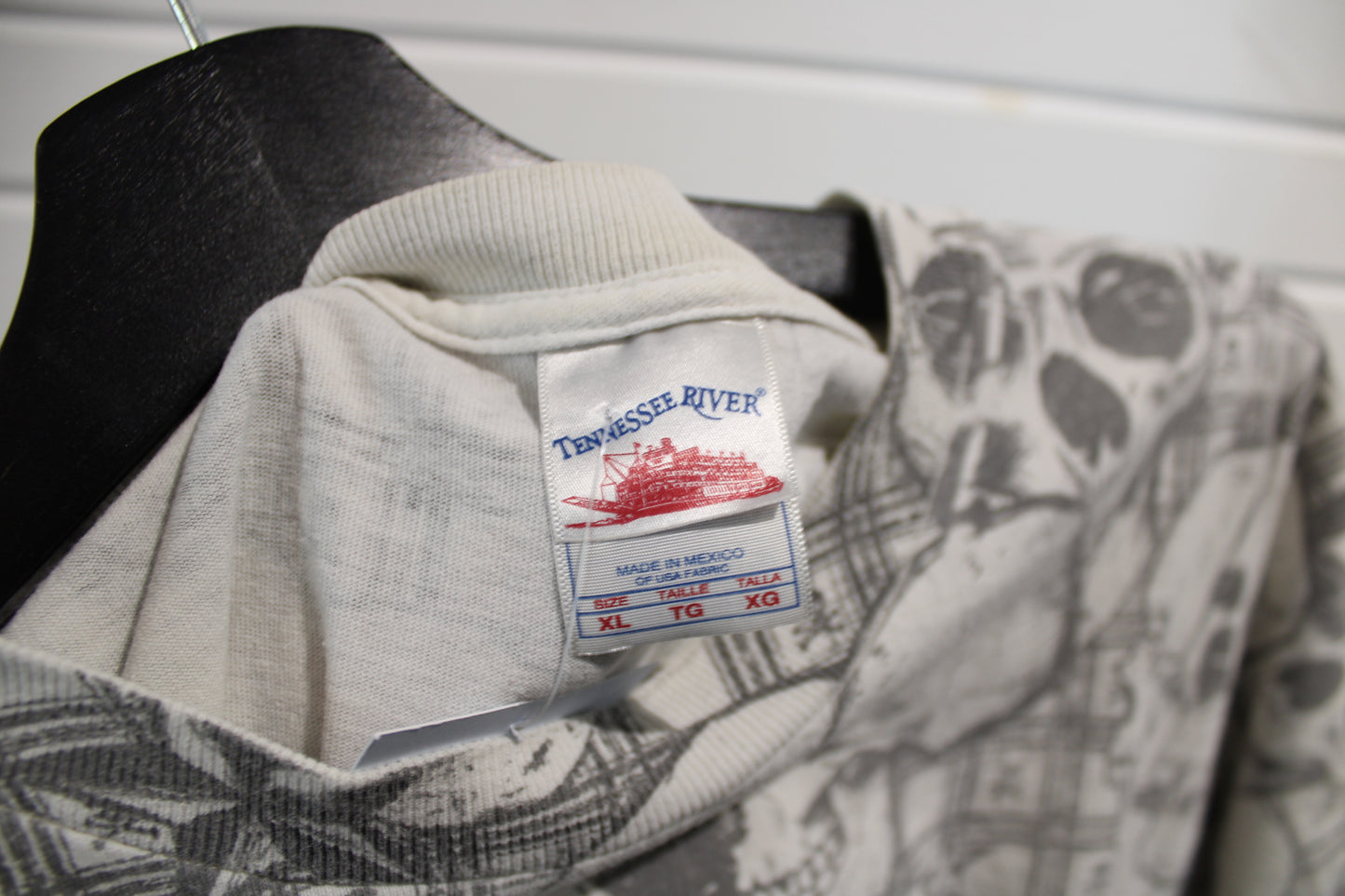 Tennessee-River Skull Graphic T-Shirt | Vintage All Over Print Grunge Tee | Men's Size XL