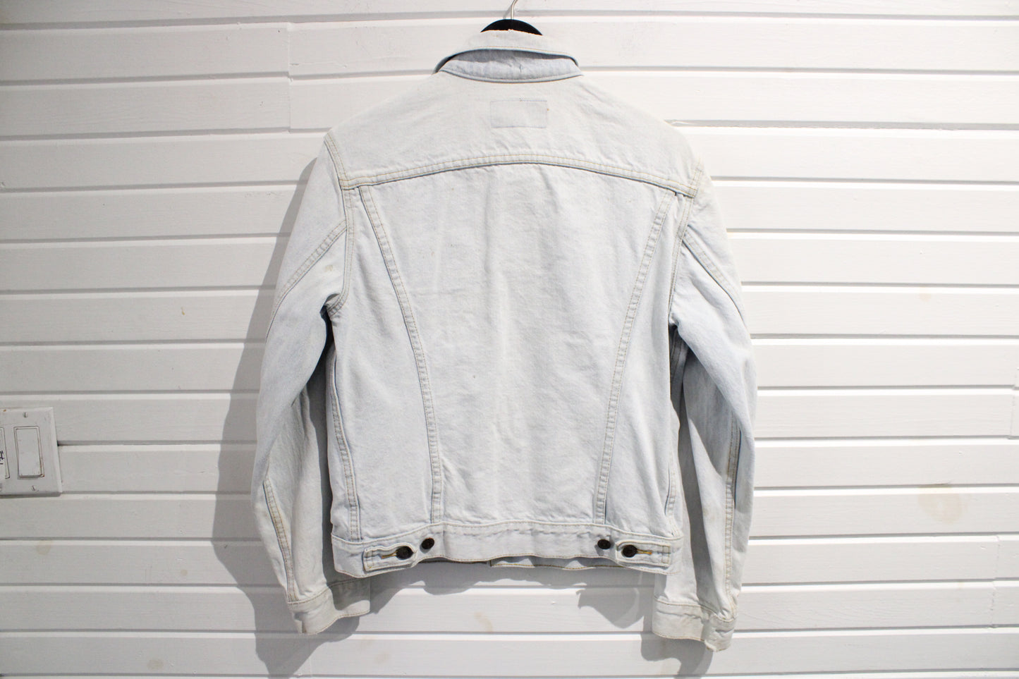 Levi's Denim Trucker Jacket | Vintage Light Wash Classic Jean Coat | Men's Street Style Outerwear